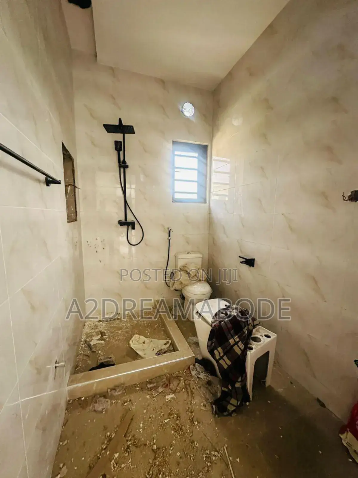 5bdrm Duplex in Ogudu Gra for sale