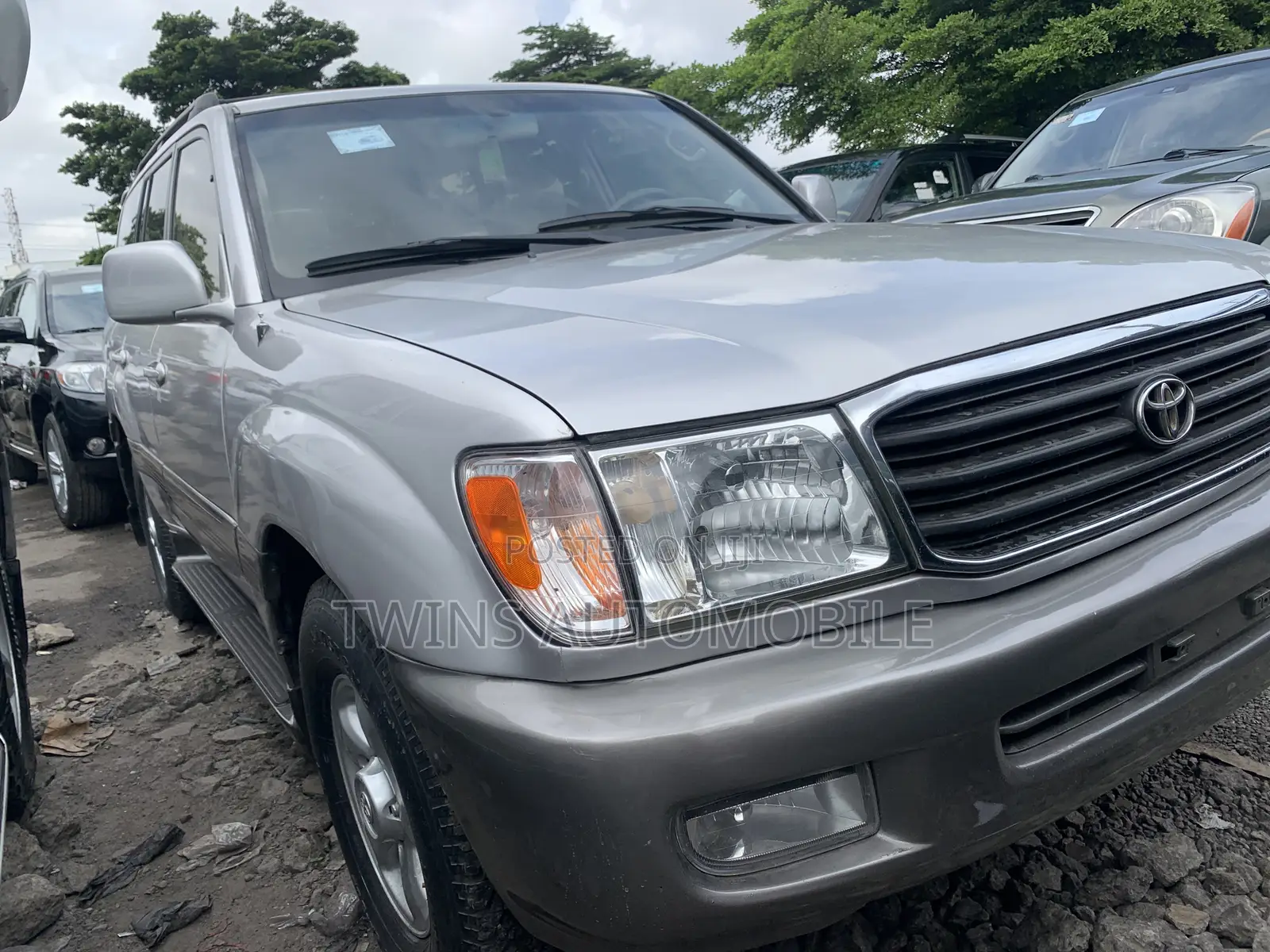 Toyota Land Cruiser 2004 Gray