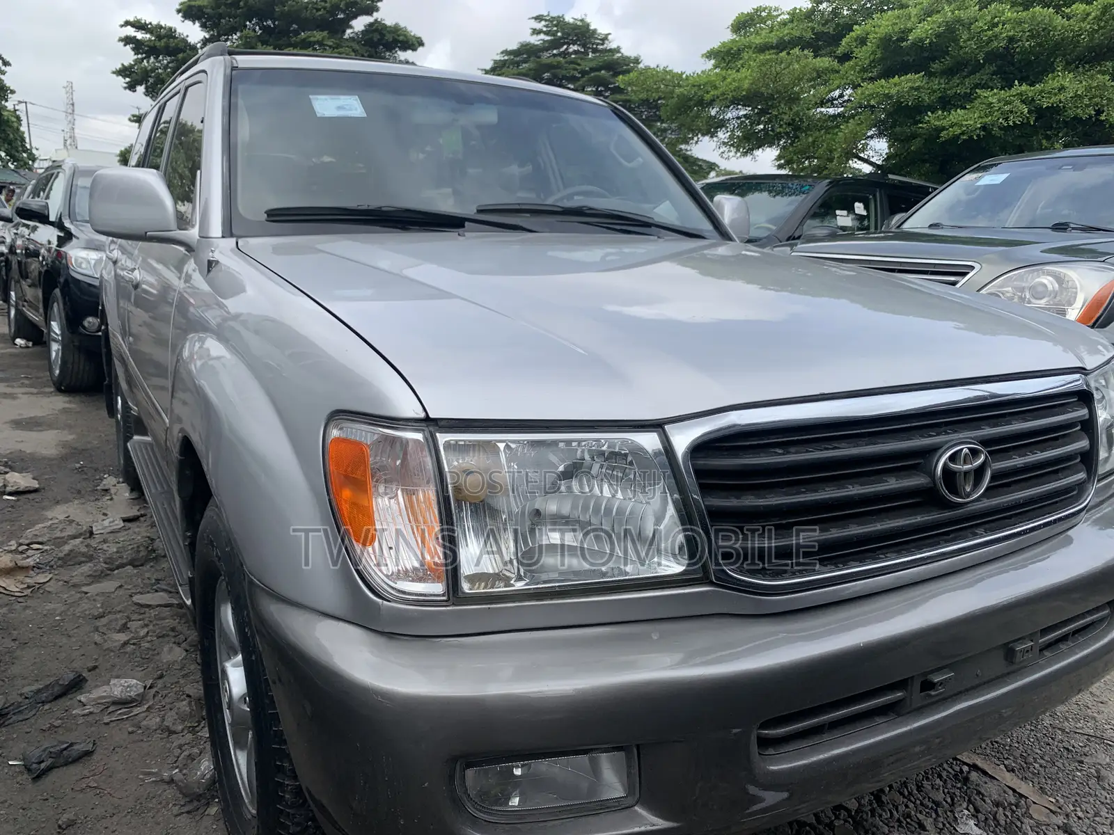 Toyota Land Cruiser 2004 Gray