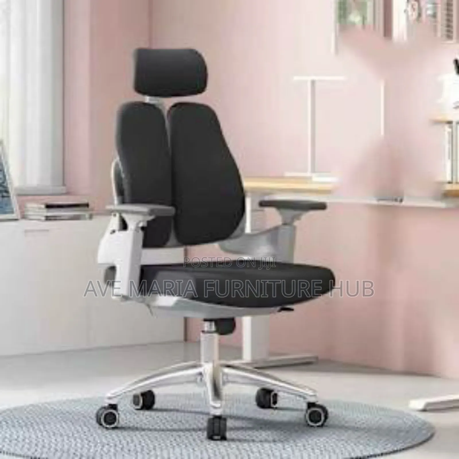 Executive Kidney Swivel Office Chair.