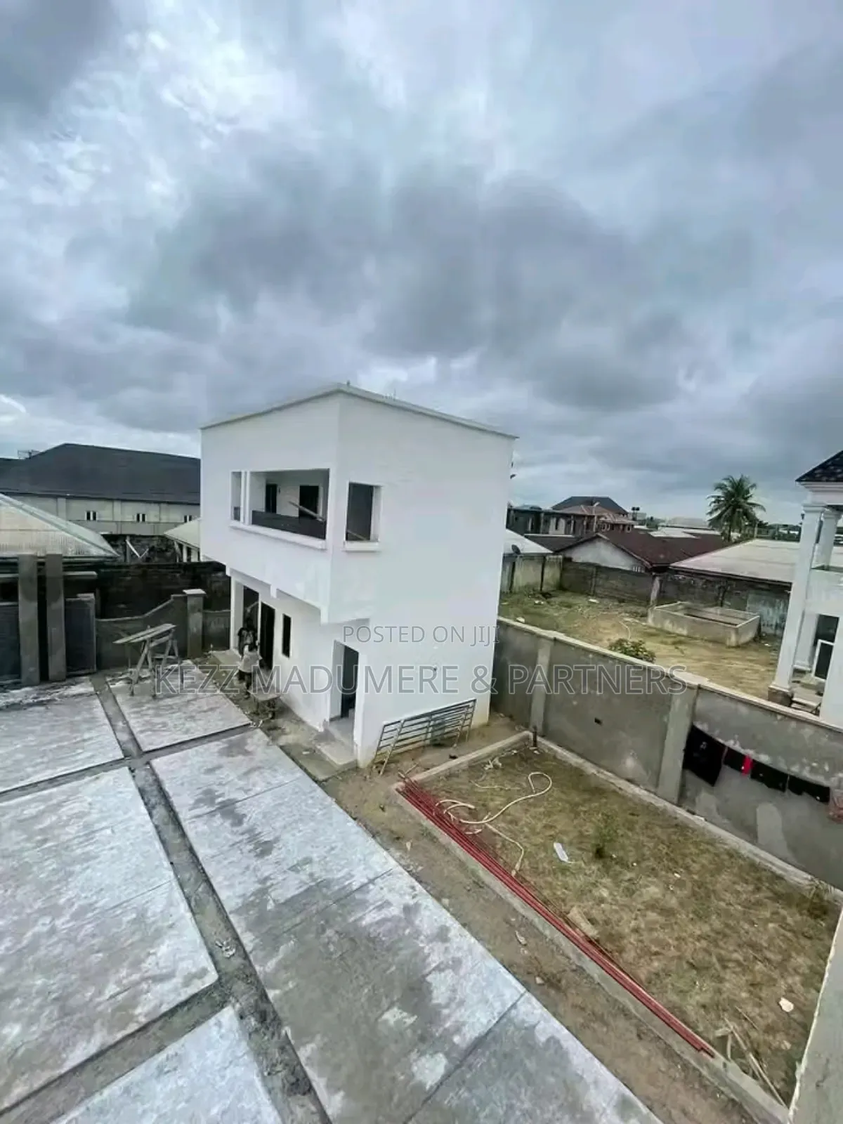 6bdrm Duplex in Mercyland Estate for sale