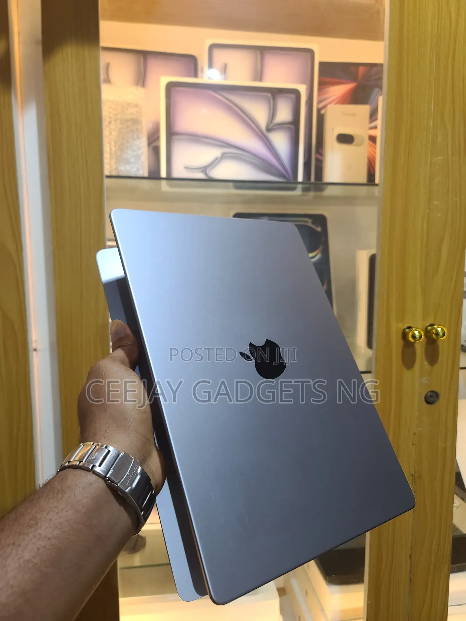 Laptop Apple MacBook Pro 2021 M1 32GB Apple M1 Pro SSD 1T