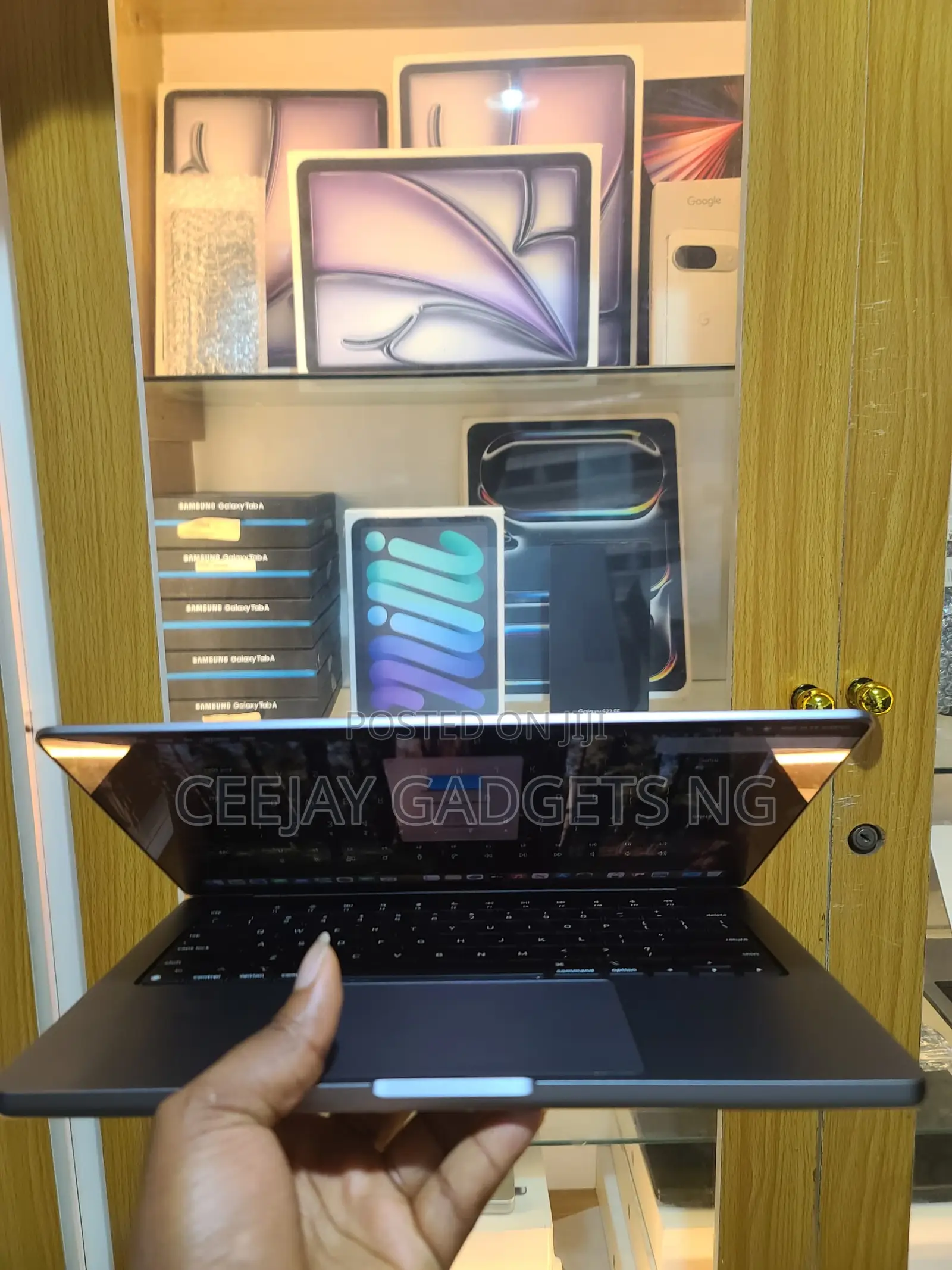 Laptop Apple MacBook Pro 2021 M1 32GB Apple M1 Pro SSD 1T