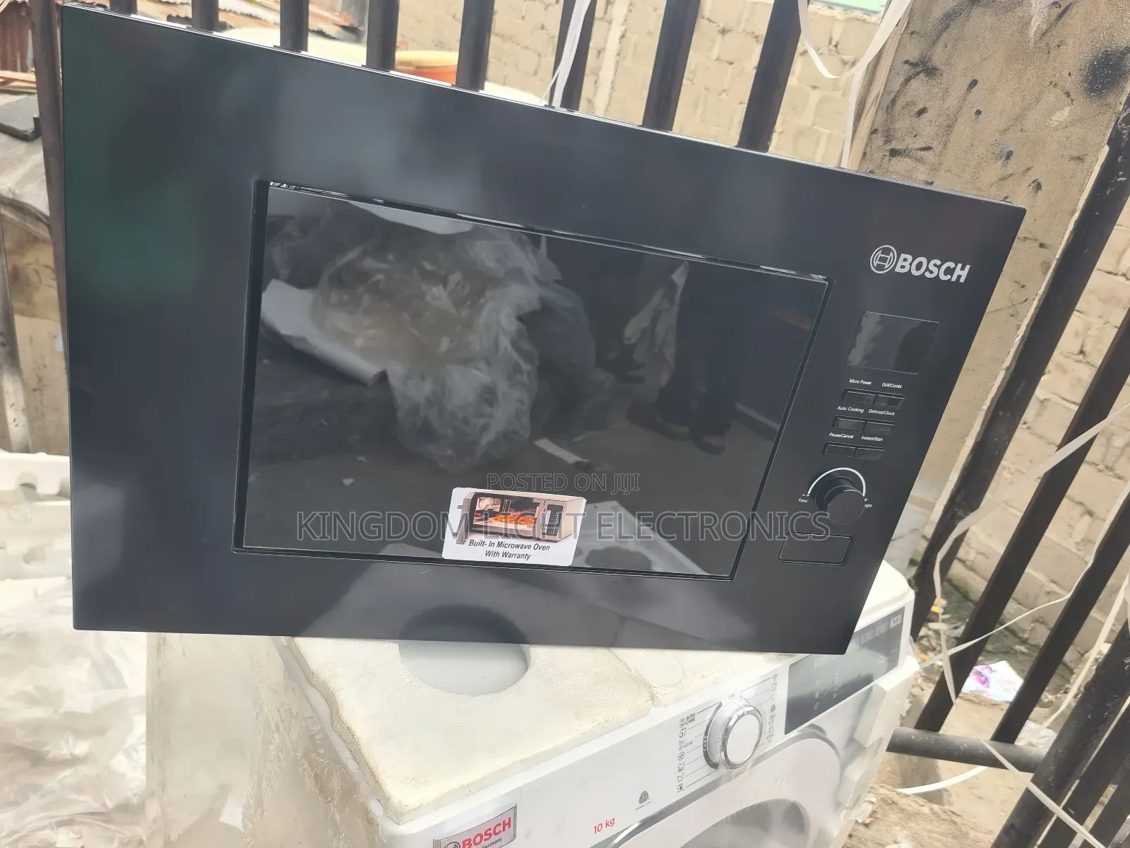 Bosch Inbuilt Microwave 25liters 60x60cm 100% Copper