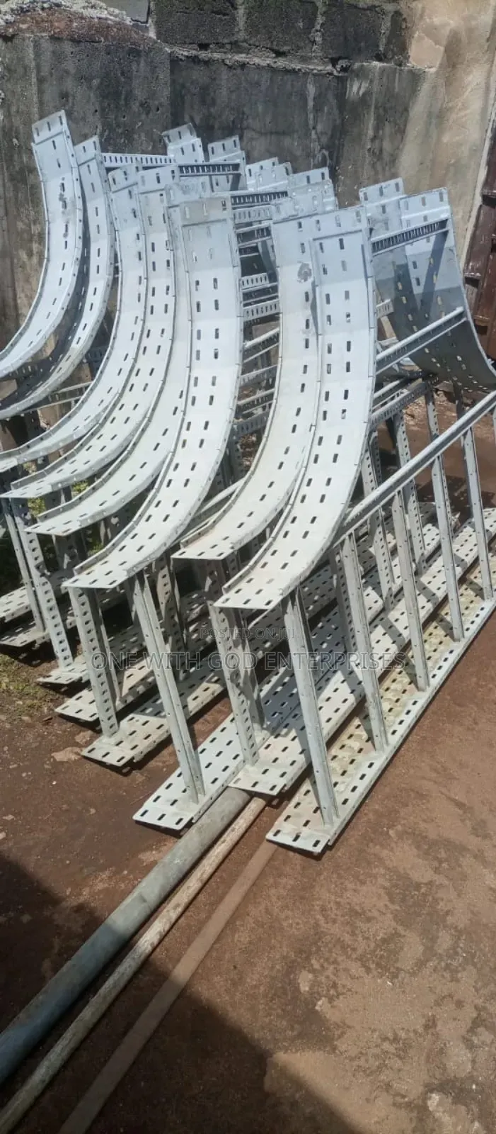 600mm*100mm Hot Deep Galvanized Cable Ladder