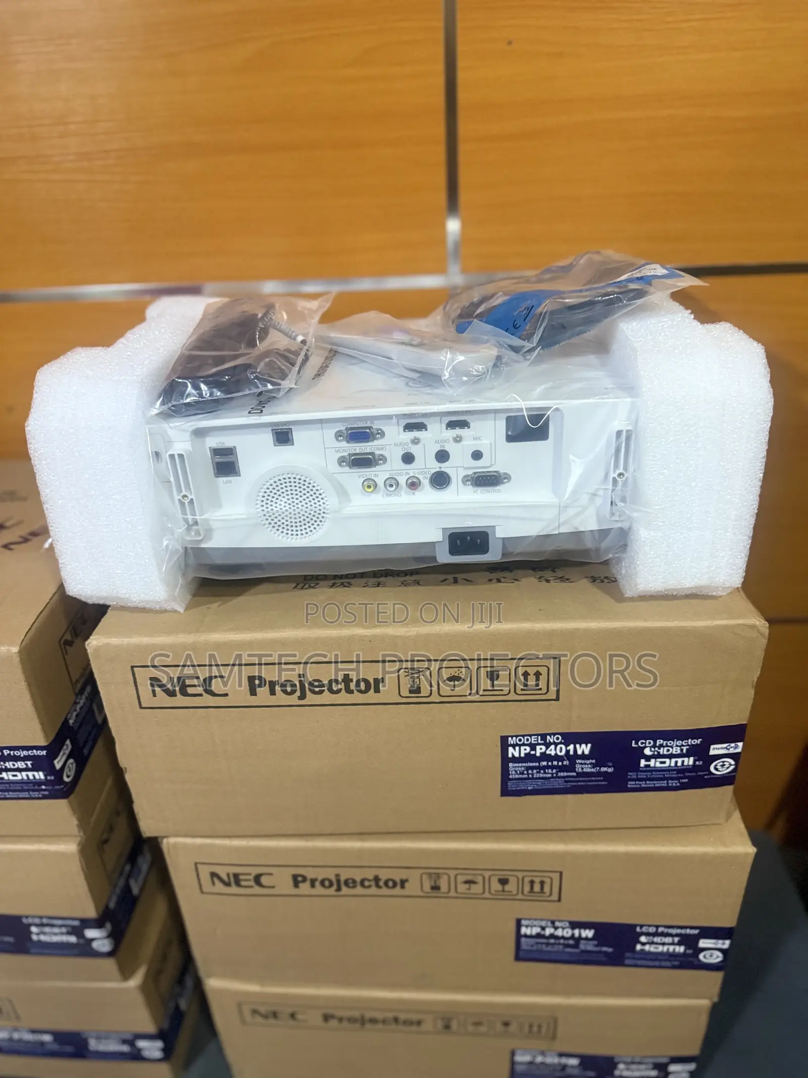 Nec Projector.Daylight Projector Ikeja, Lekki, Abuja,Worry