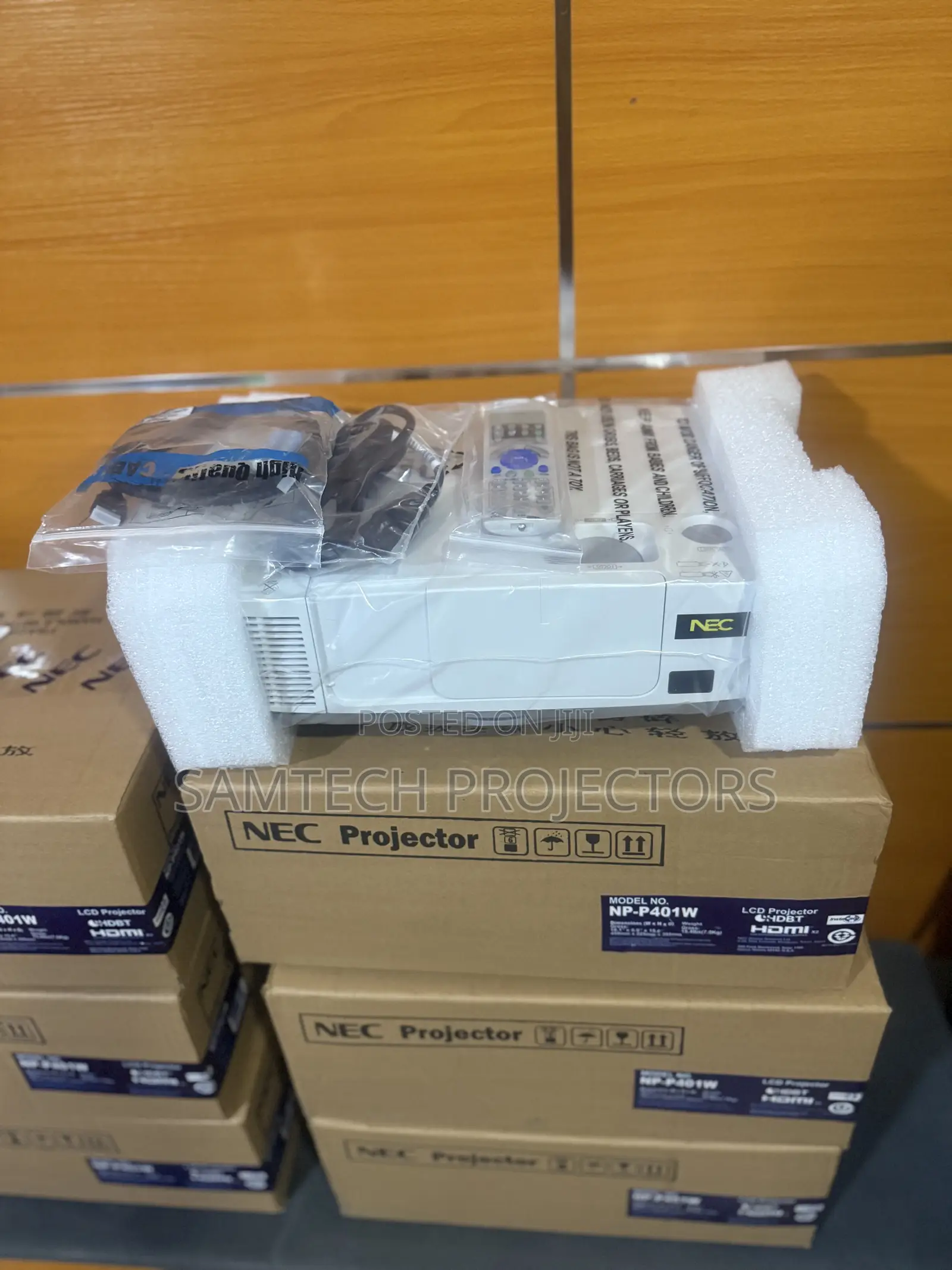 Nec Projector.Daylight Projector Ikeja, Lekki, Abuja,Worry