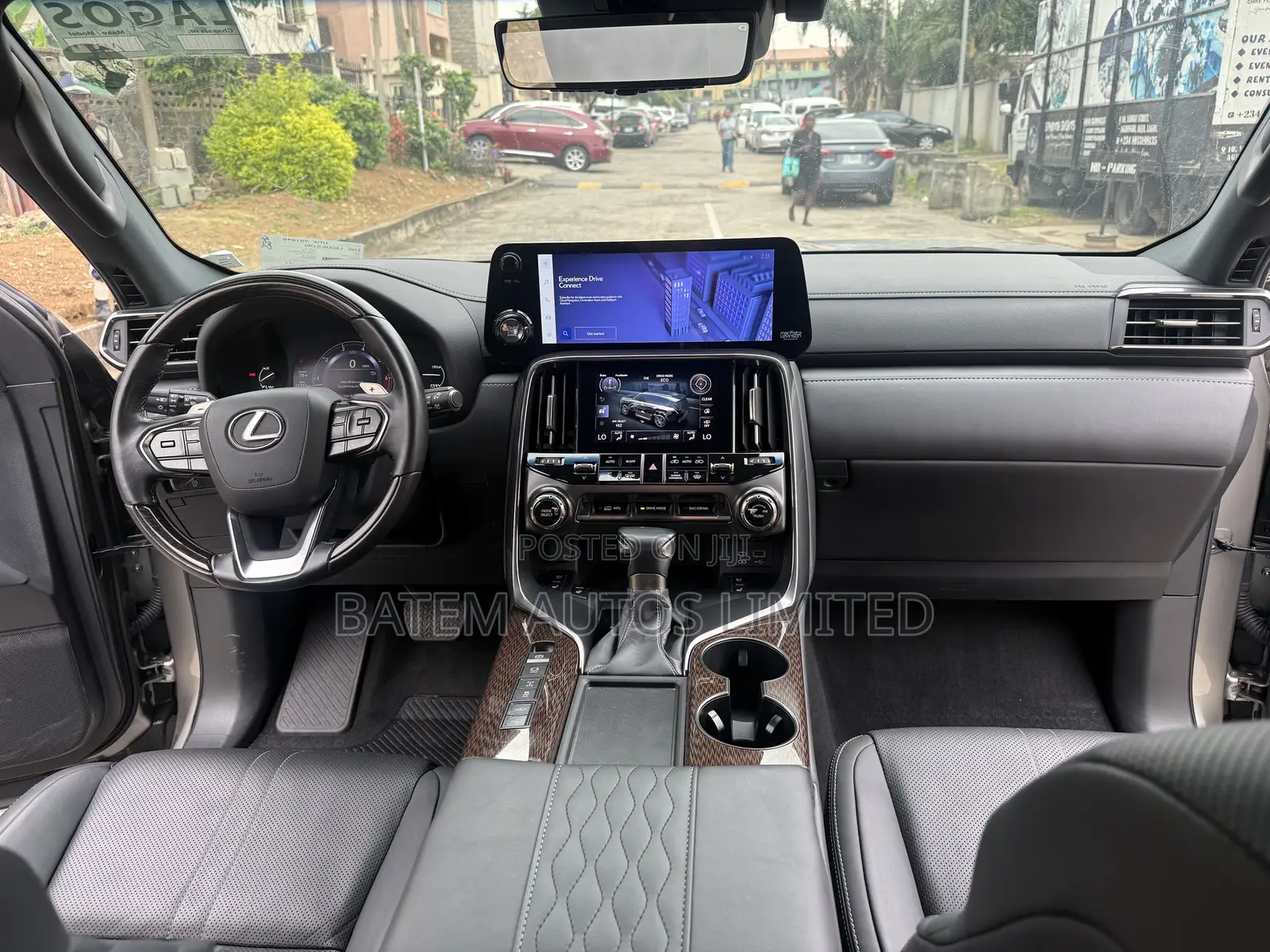 Lexus LX 2023 Silver