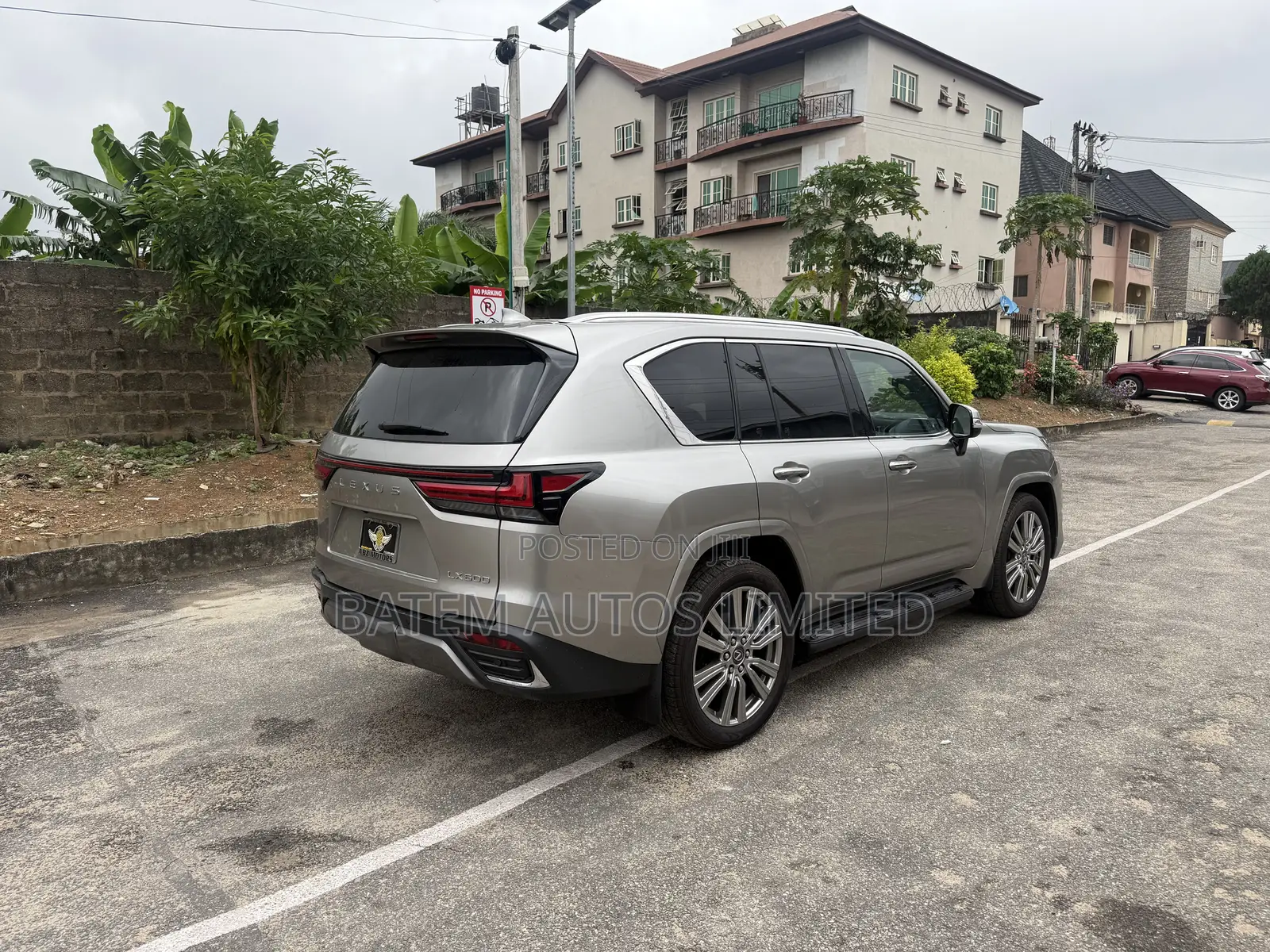 Lexus LX 2023 Silver