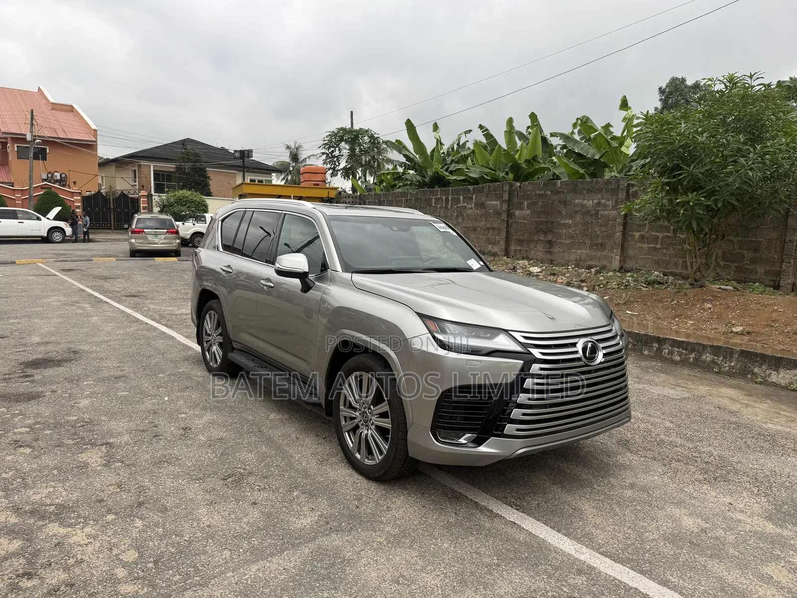 Lexus LX 2023 Silver