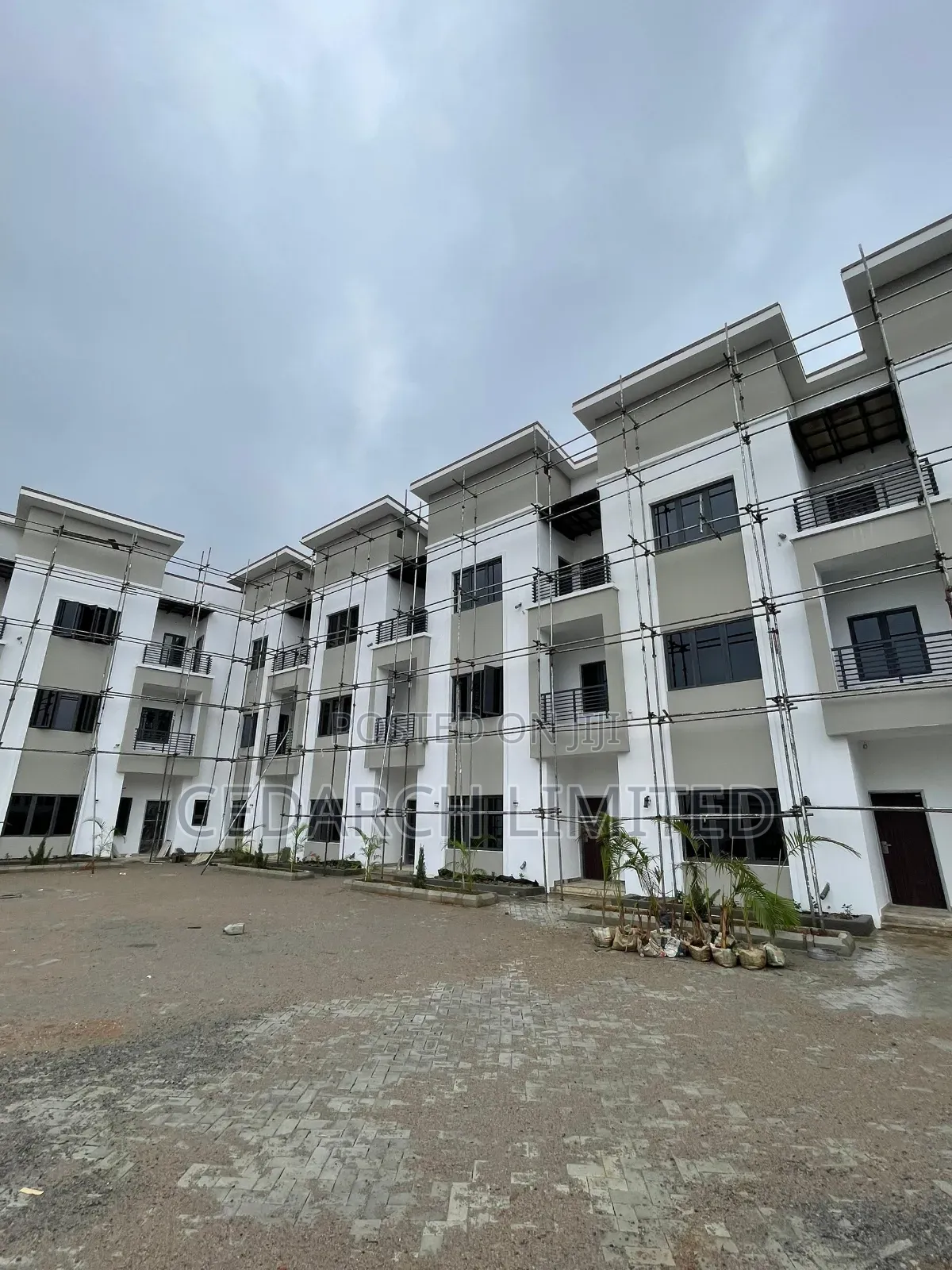 4bdrm Townhouse/Terrace in Jahi for sale