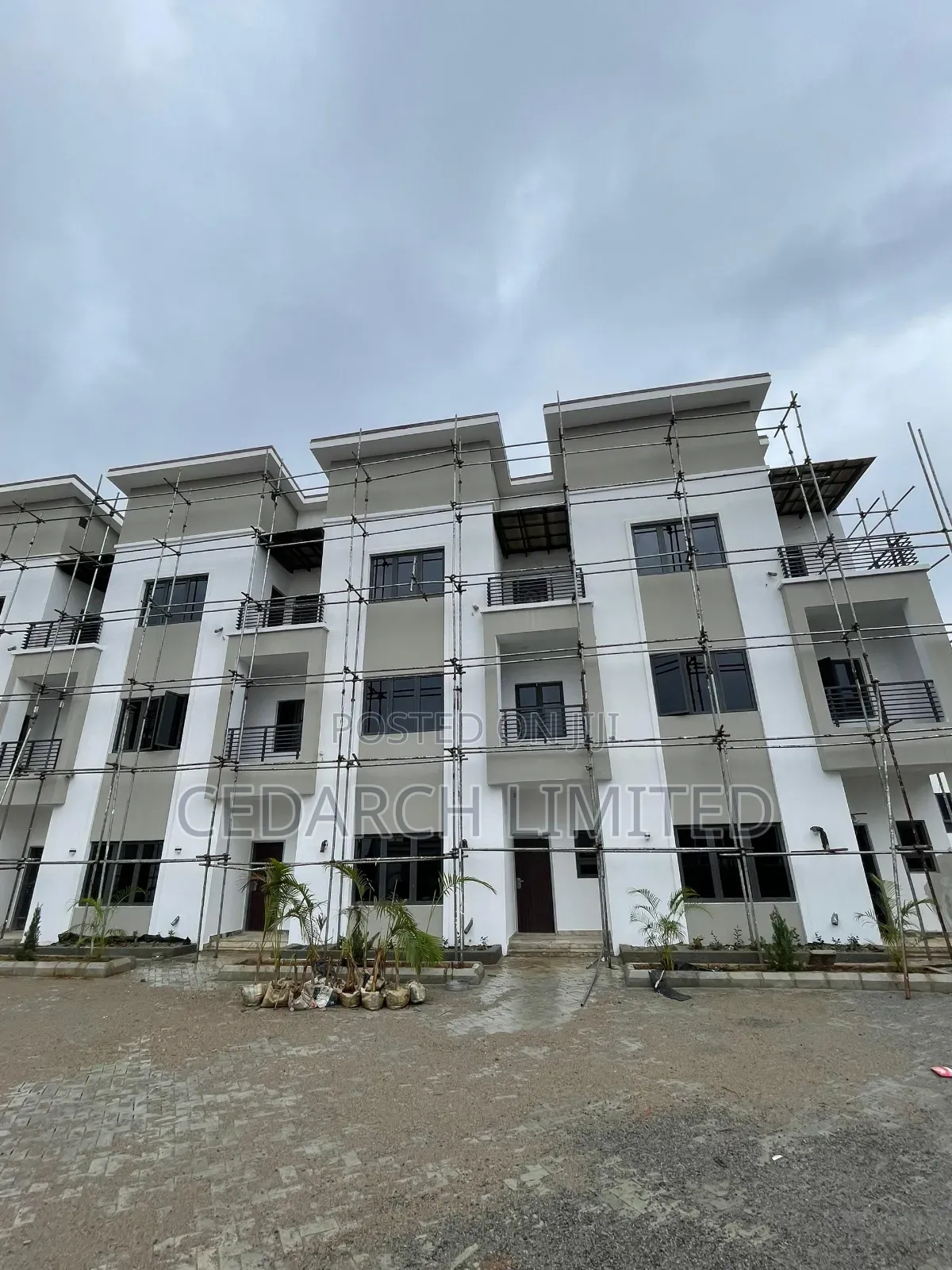 4bdrm Townhouse/Terrace in Jahi for sale