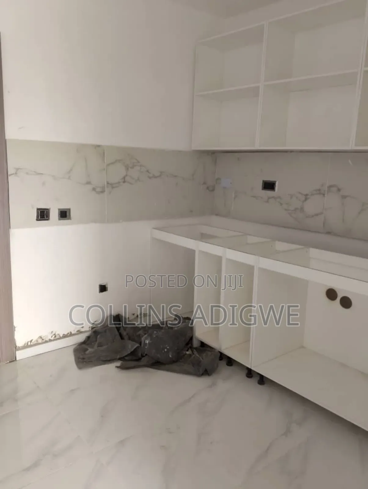 3bdrm Apartment in Vi Lagos, Victoria Island for sale