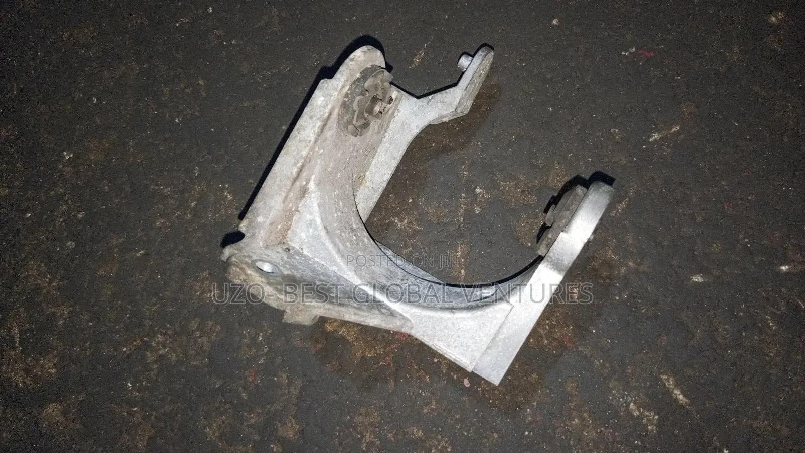 Pressure Pump Hanger for Range Rover Sport 2013