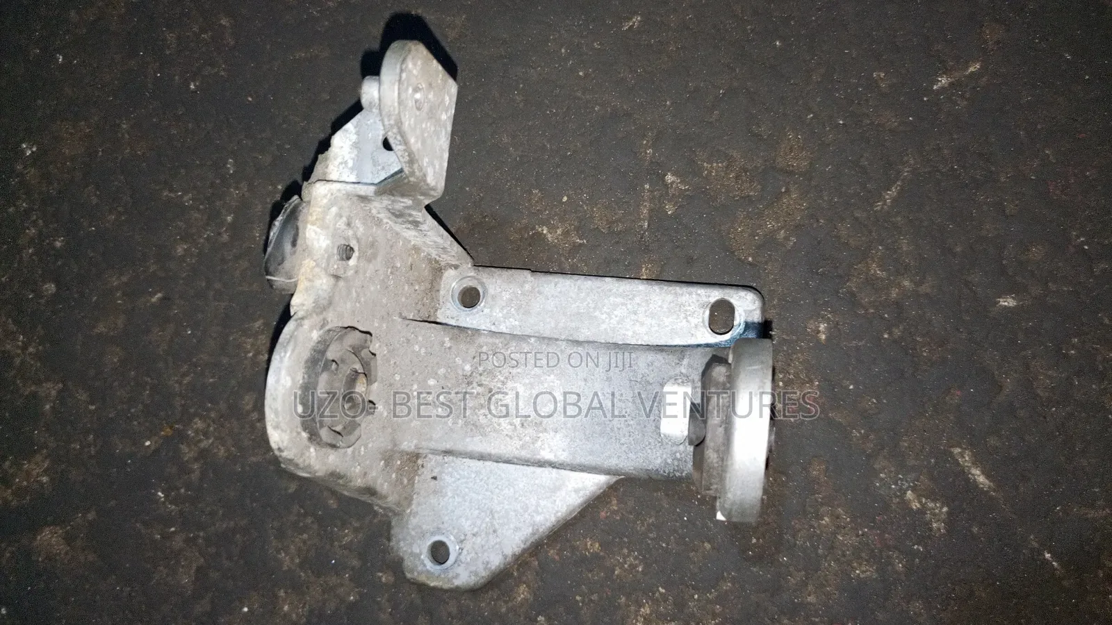 Pressure Pump Hanger for Range Rover Sport 2013
