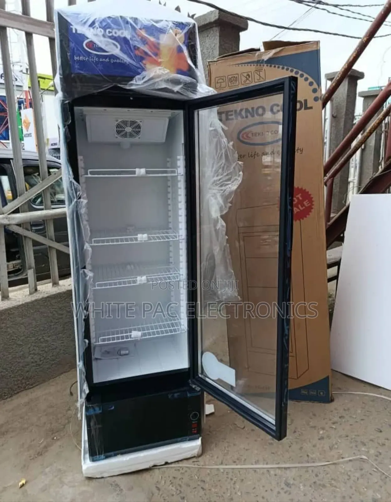 Teknocool Standing Chiller 365 Litre  Fast Cooling > 2 Yrs