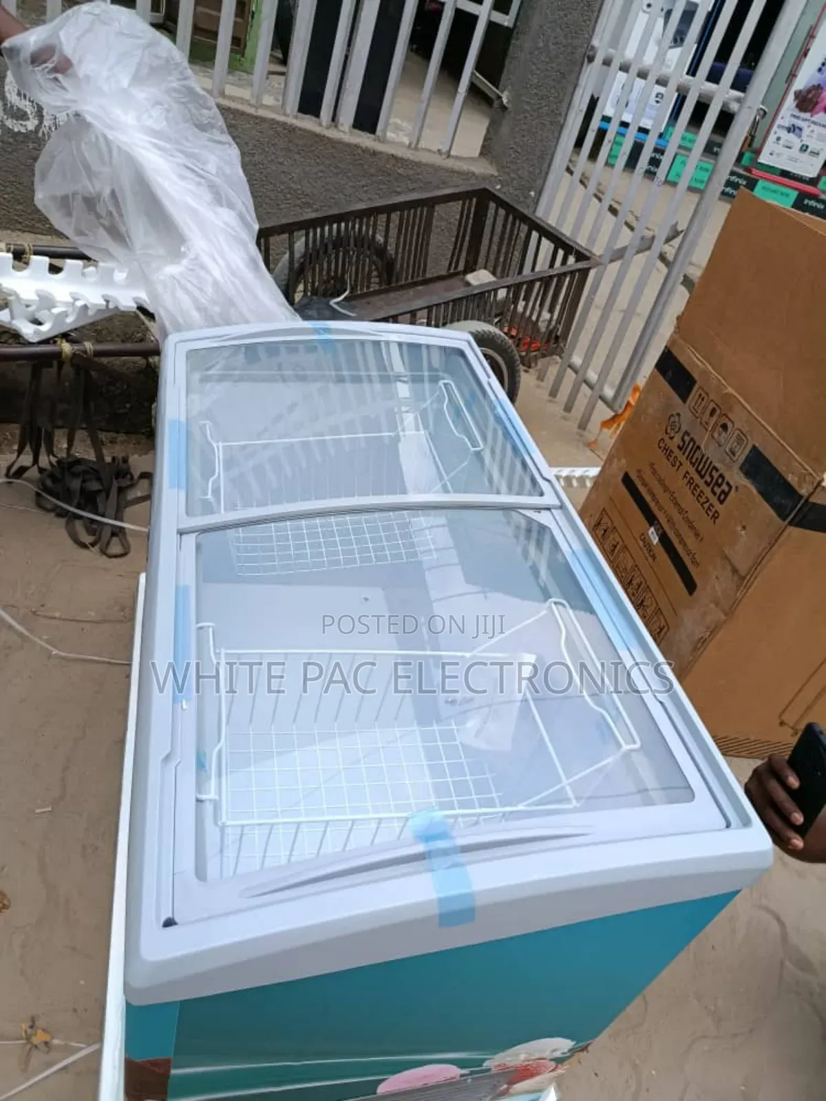 Snowsea 368 Liter Showcase Freezer  Super Cooling > 2yrs