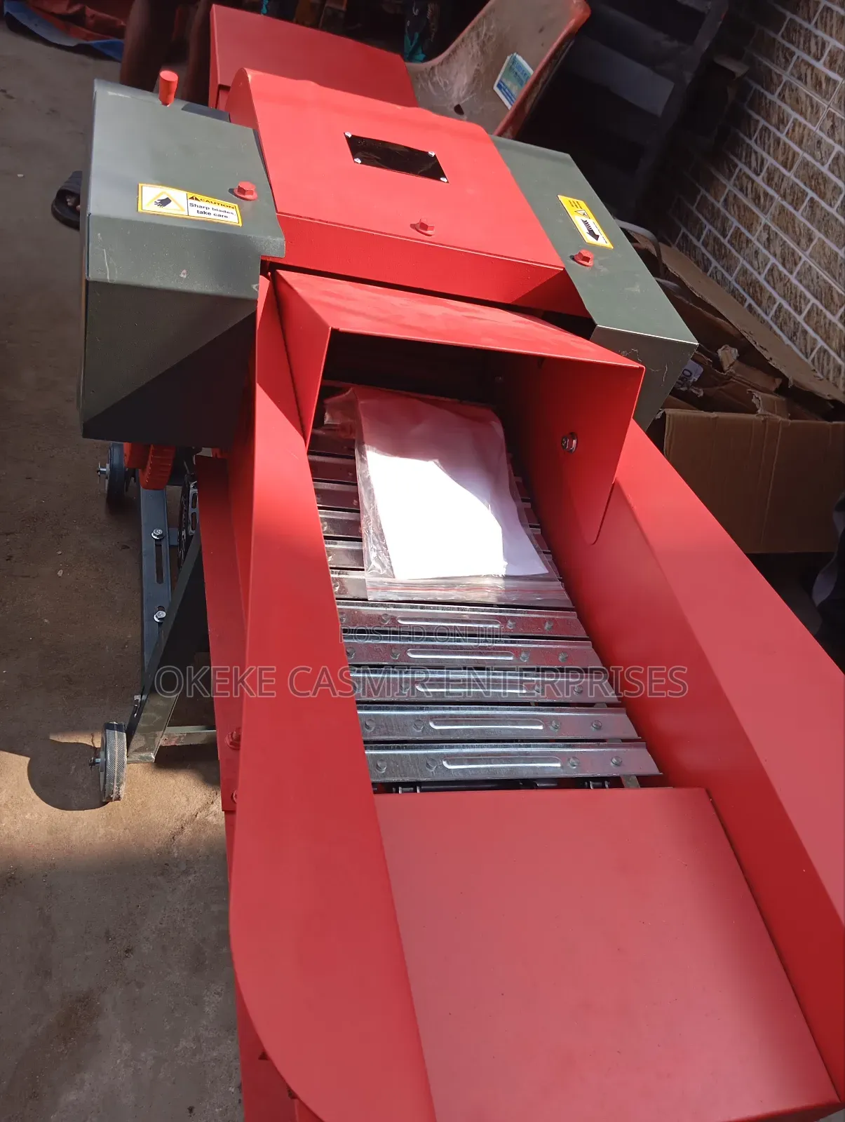 Chaff Cutter With Conveyor
