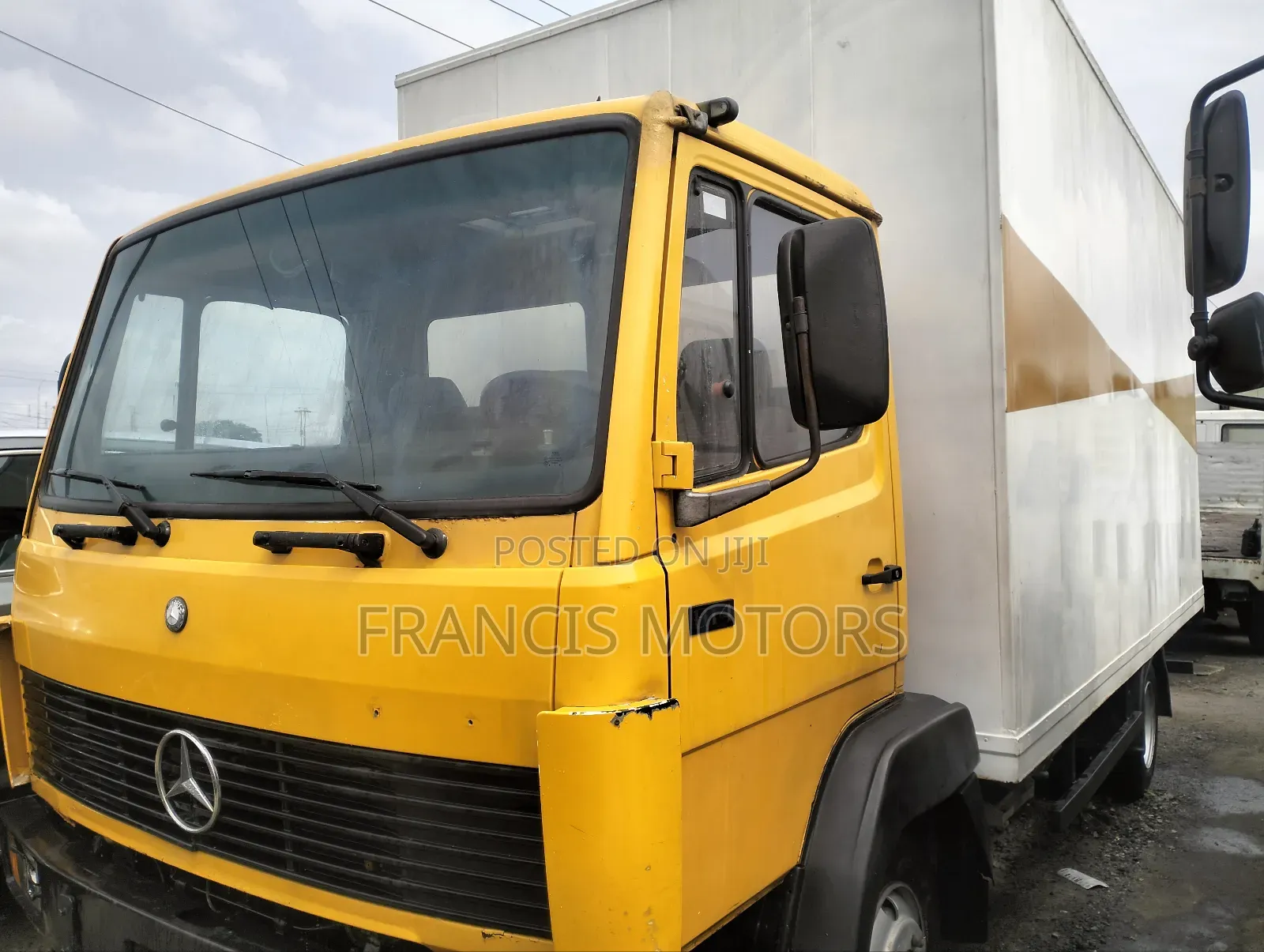Mercedes Benz 814 Container Body