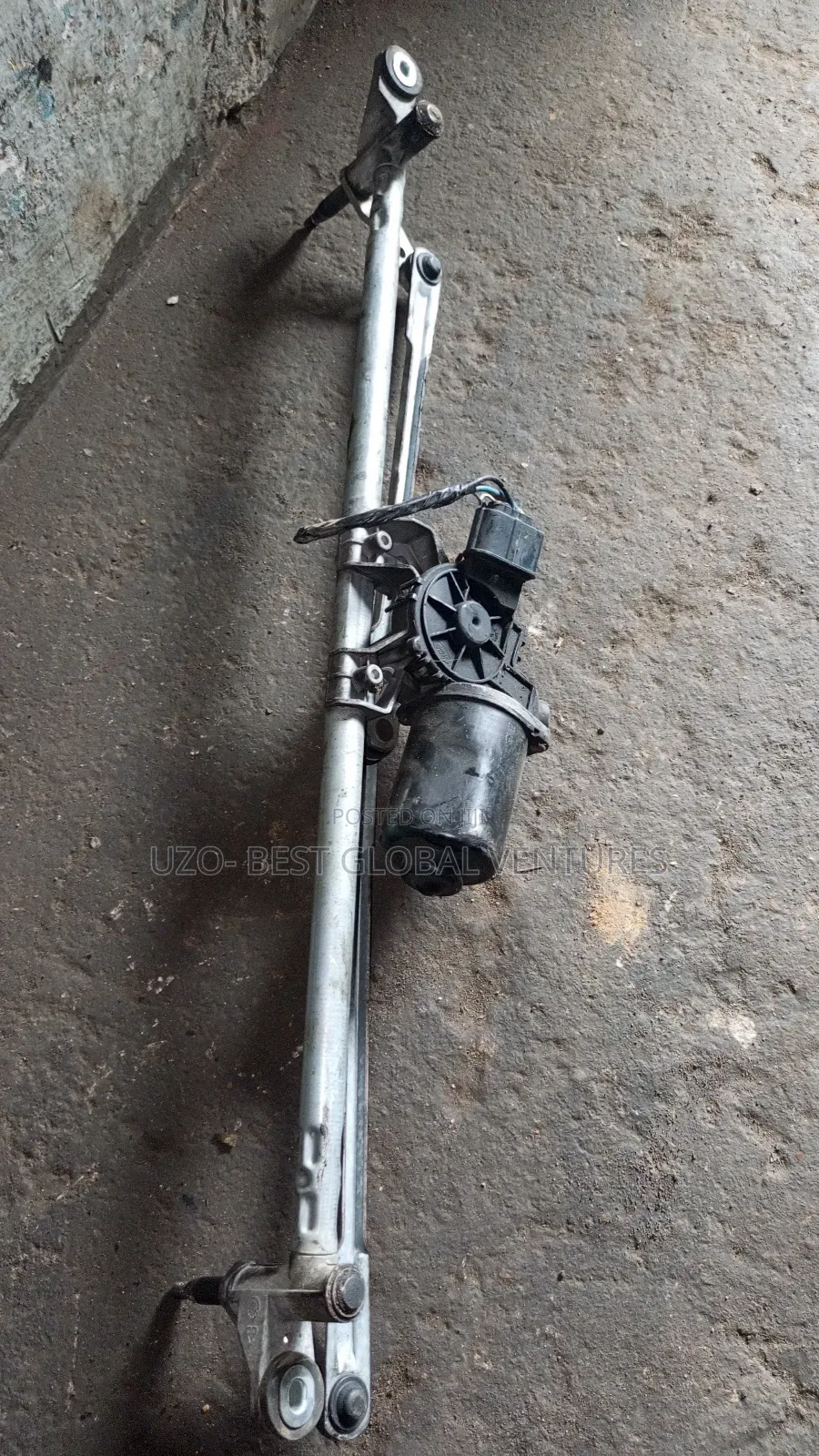 Front Engine Wiper for Windscreen Range Rover 2012