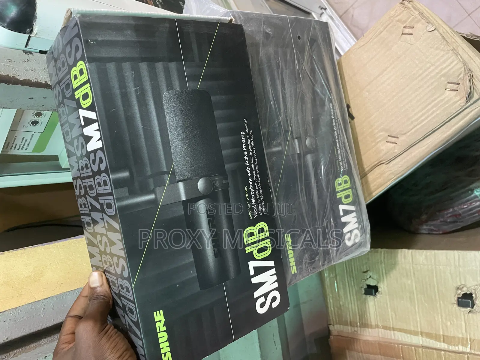 Shure Sm7db Legendary Dynamic Vocal Microphone