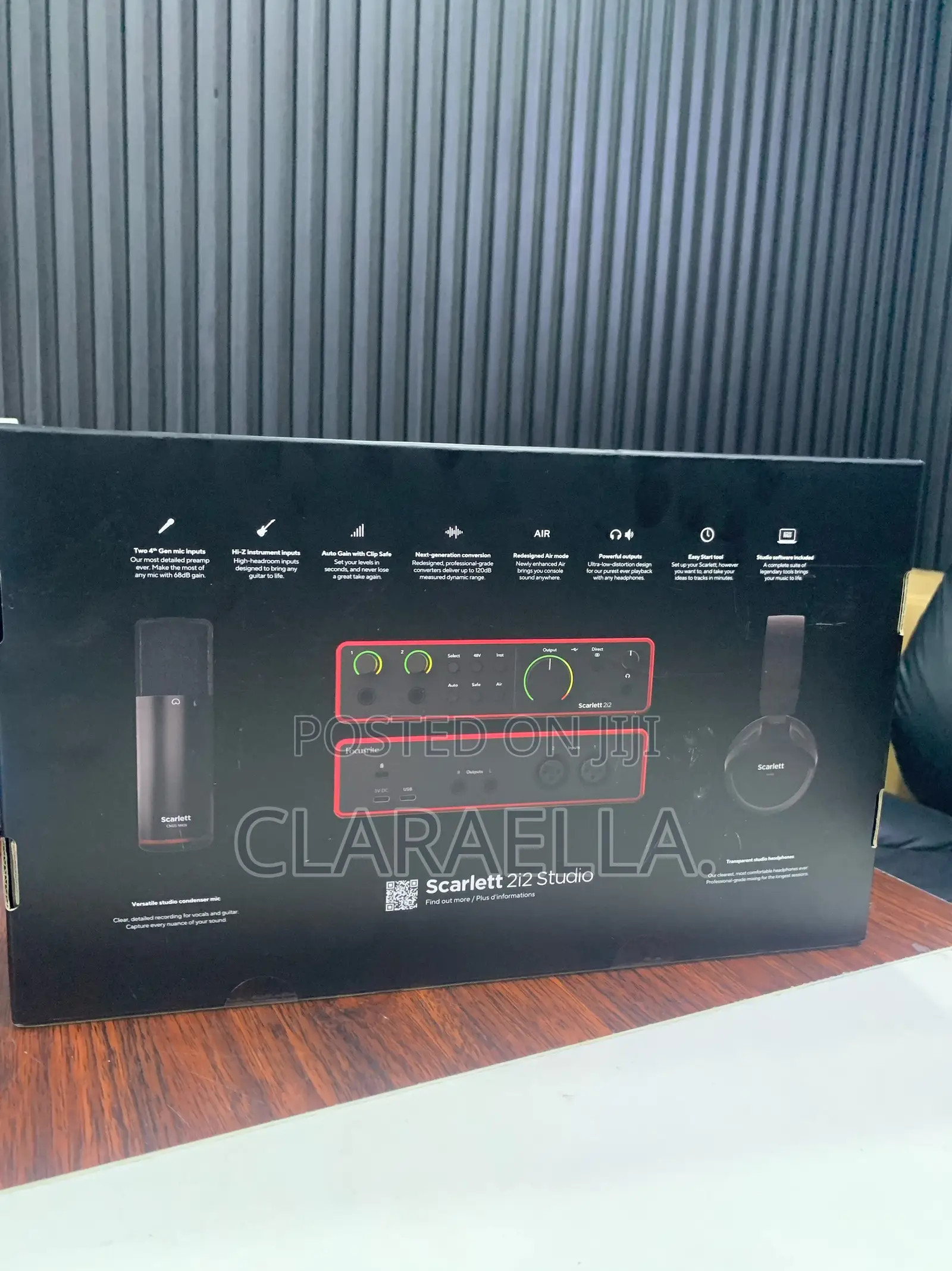 The Focusrite Scarlett 2i2 Studio