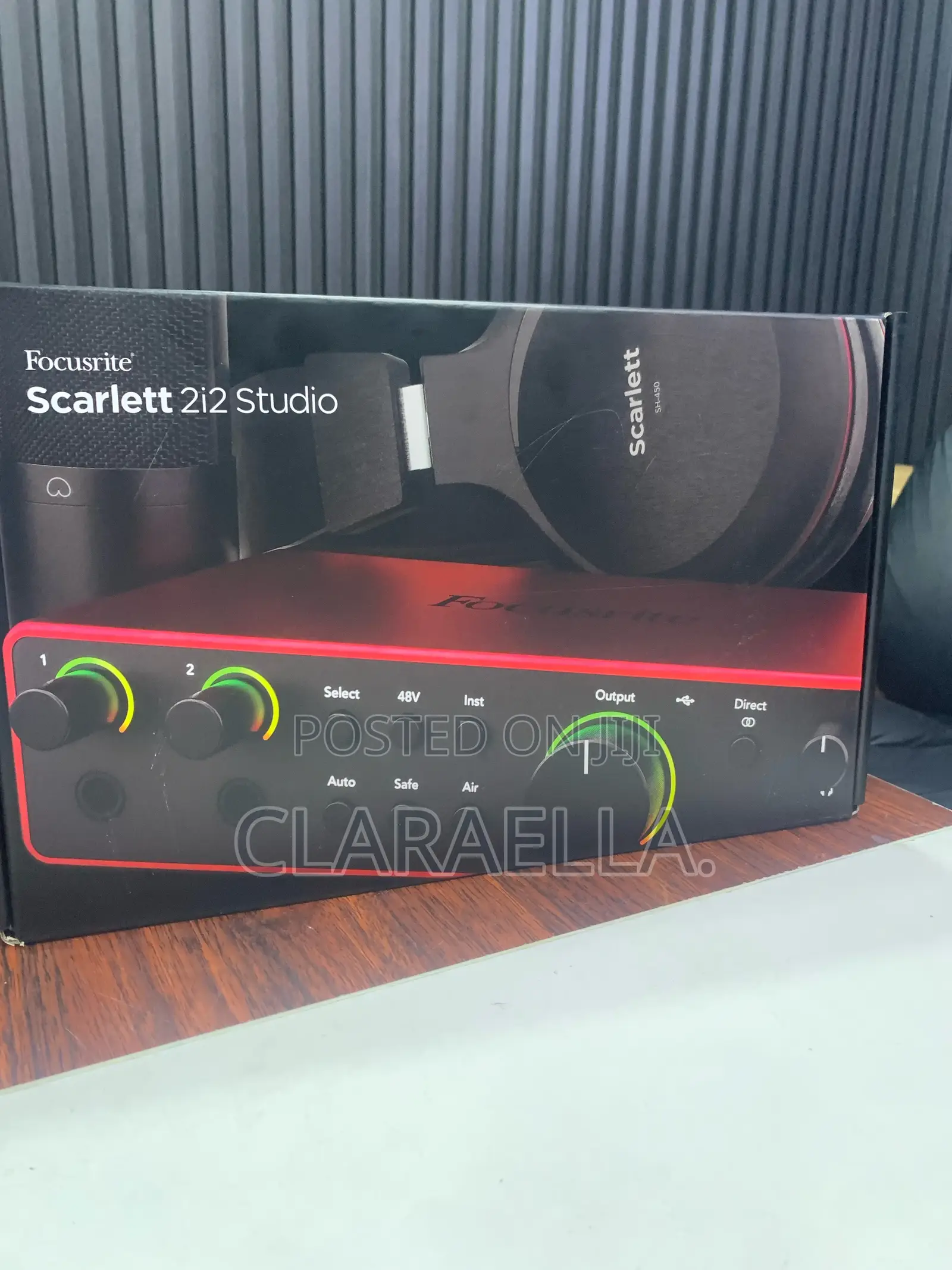 The Focusrite Scarlett 2i2 Studio