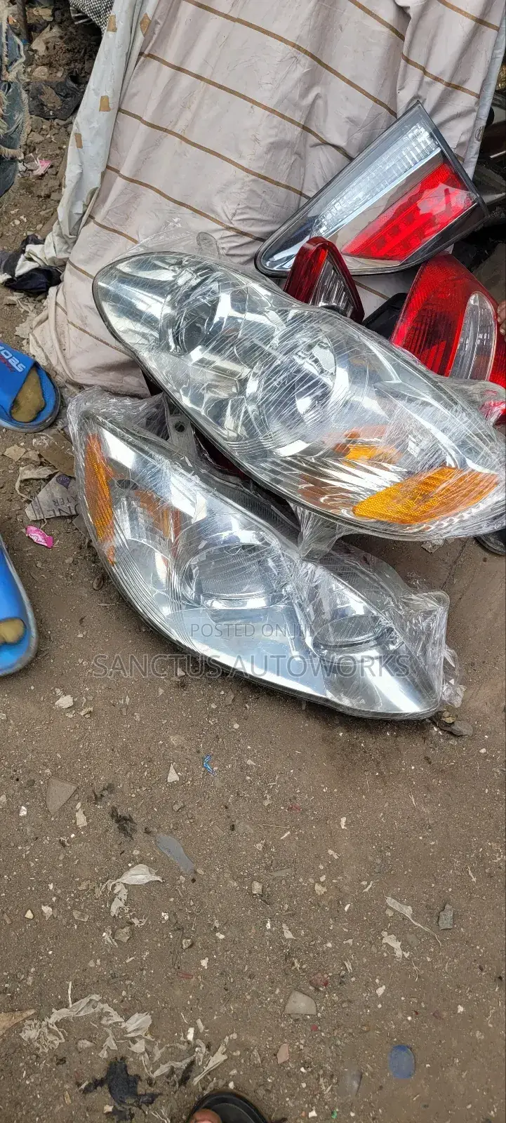 Headlight Toyota Corolla 2005