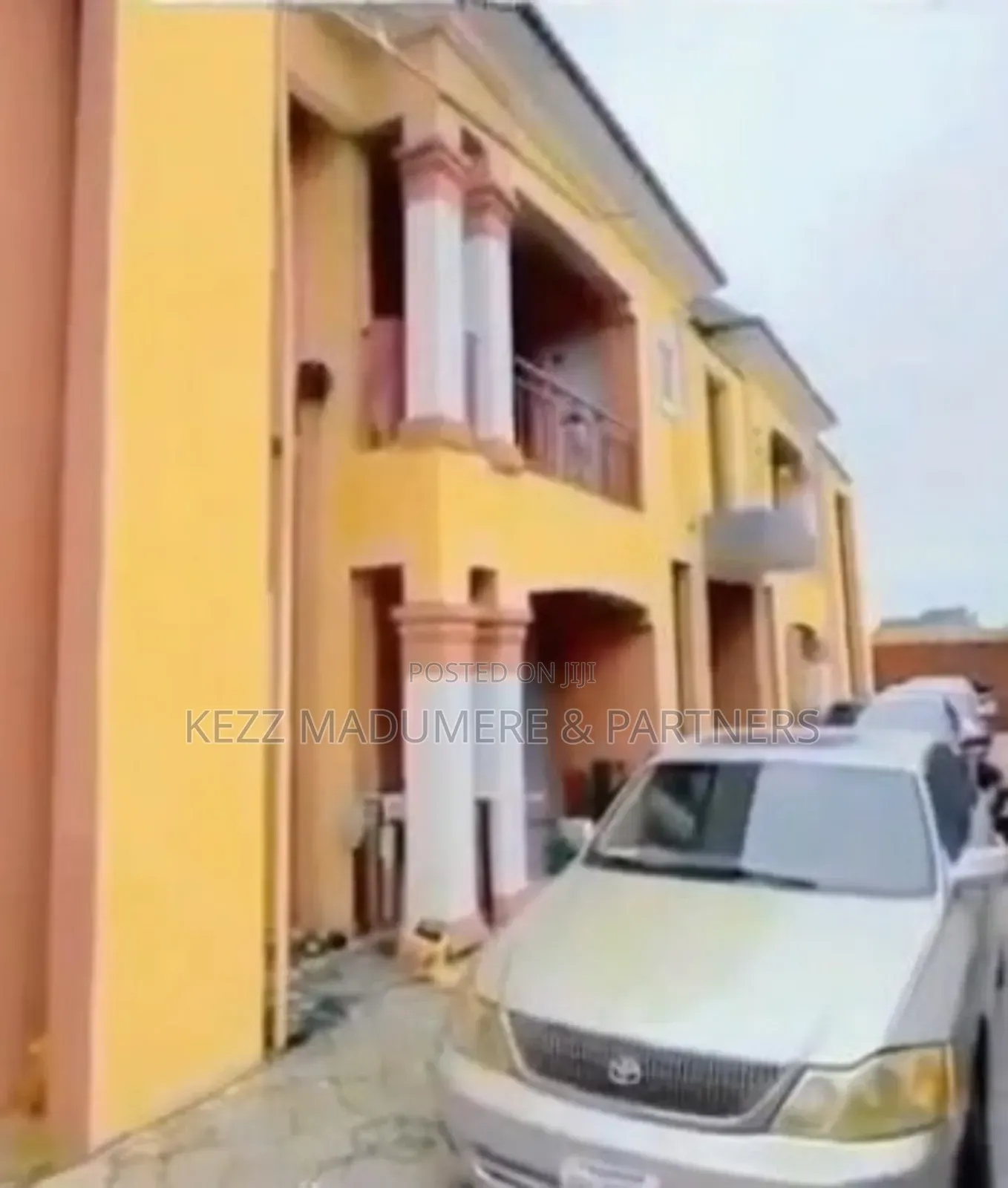 8bdrm Block of Flats in Ozuoba , Port for sale