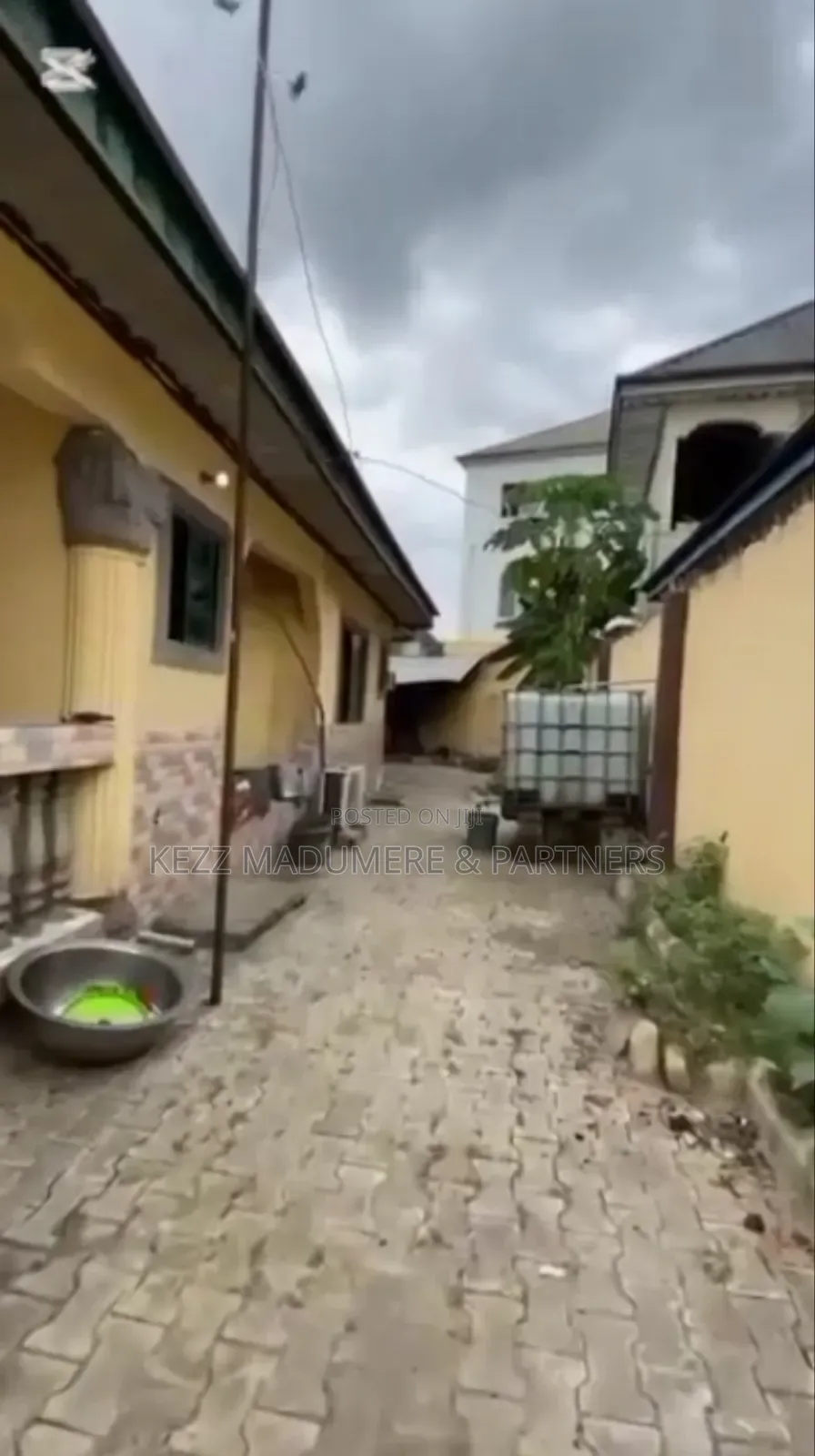 4bdrm Bungalow in New Road Ada George for sale