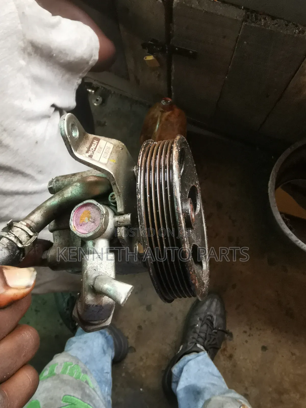 Power Steering Pump for Nissan Pathfinder 2005 4.0