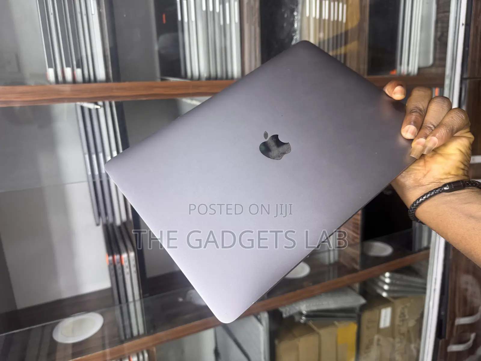 2020 Macbook Air Screen