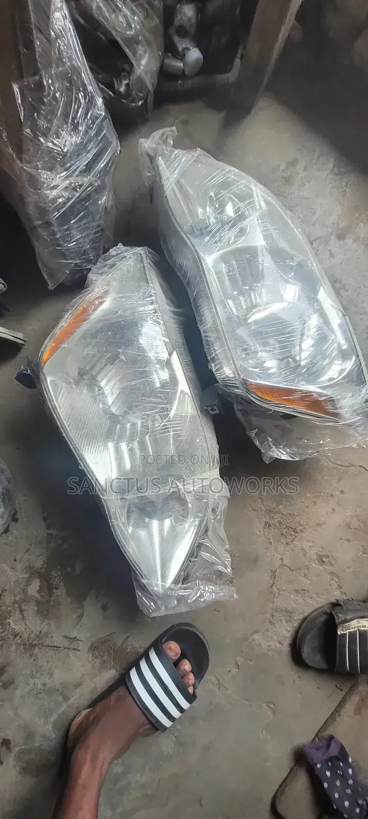 Headlight Toyota Avalon 2008