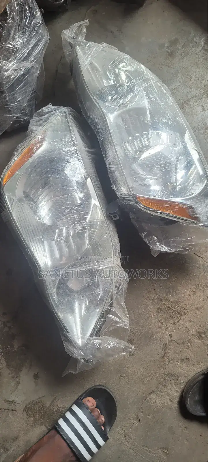 Headlight Toyota Avalon 2008
