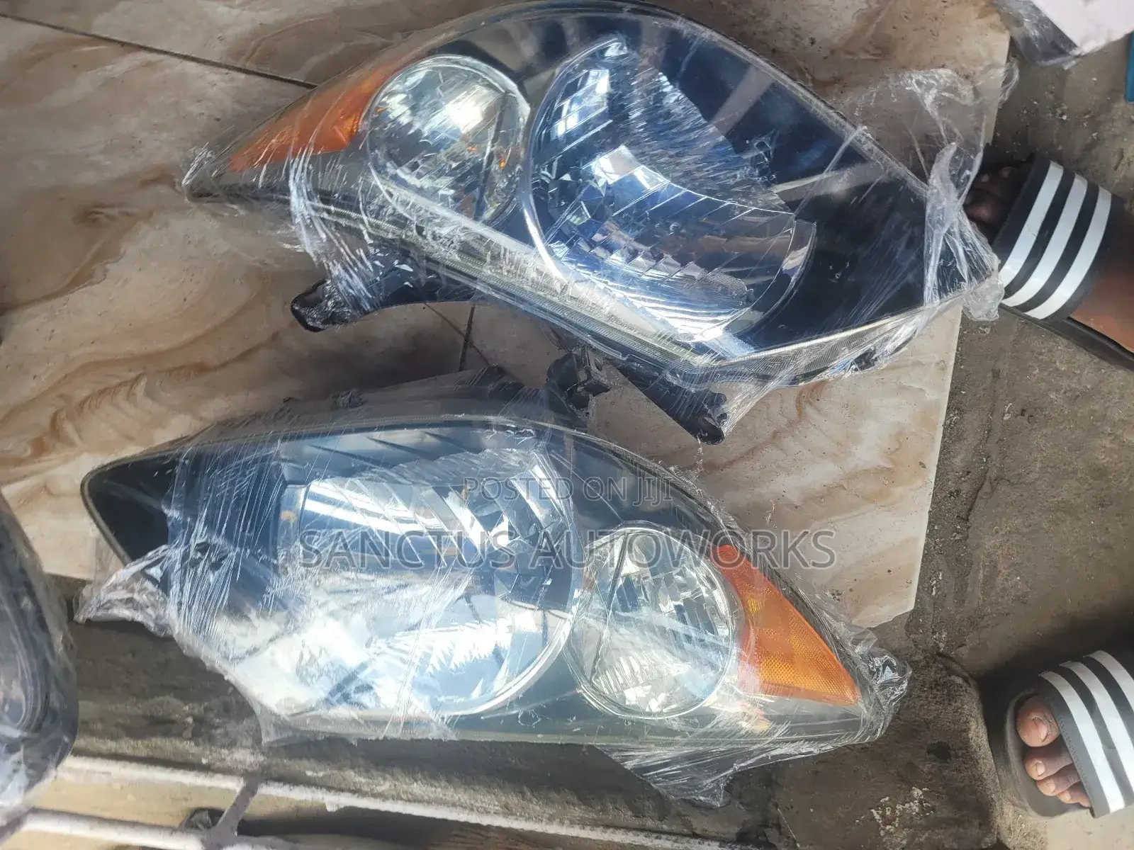 Headlight Pontiac Vibe 2003_2005