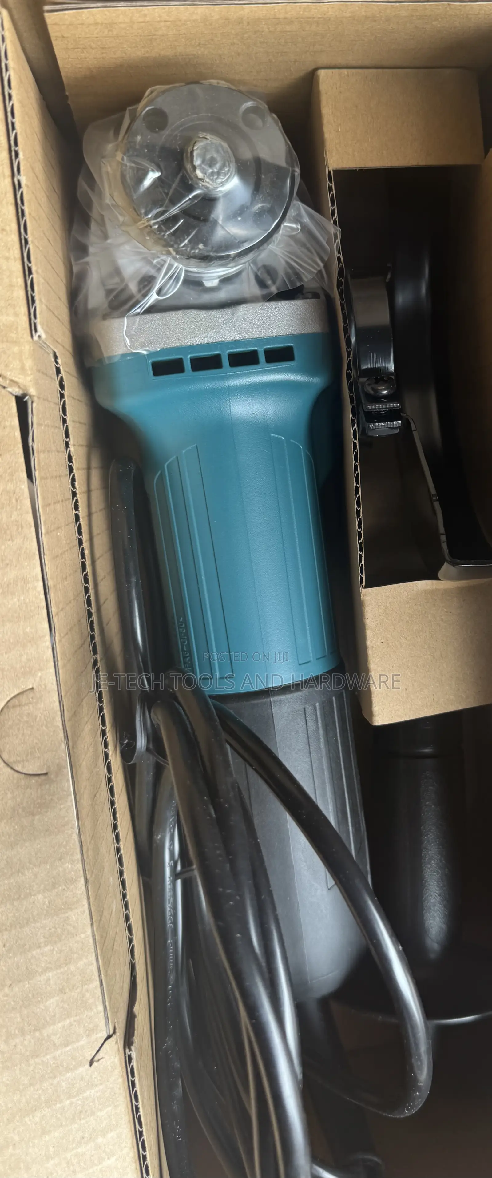 Makita Grinding And Polishing Machine 5”