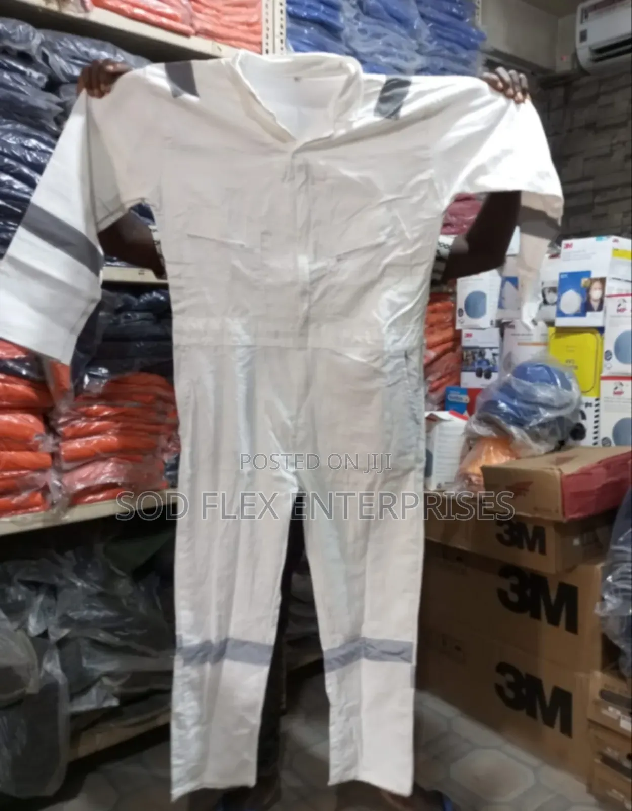 Durable Pure White Safety Gown Coverall With Reflector