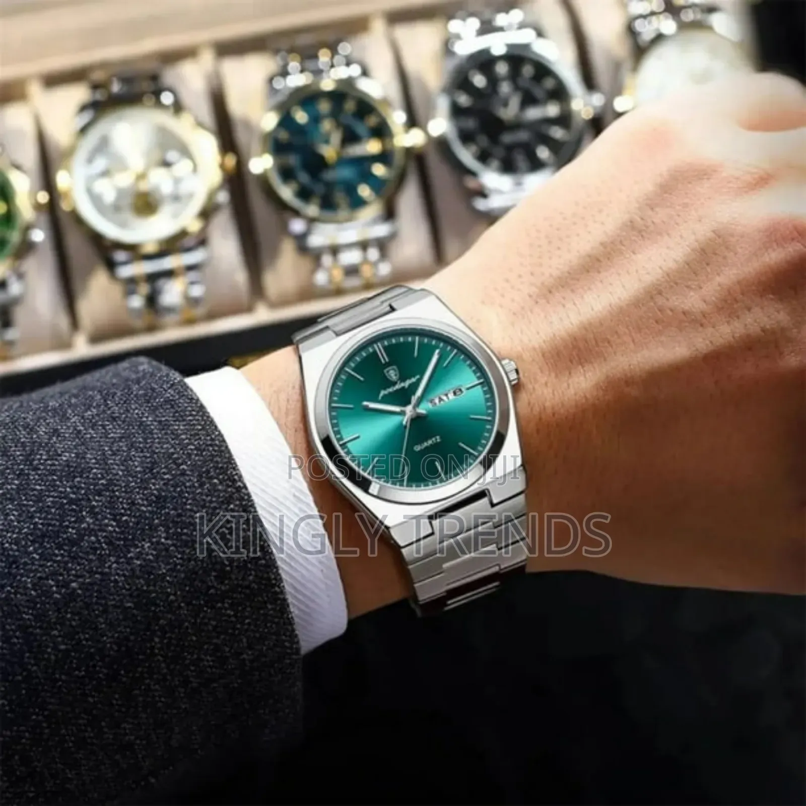 Poedagar Non-Tarnishing
Stainless Steel
Wristwatch