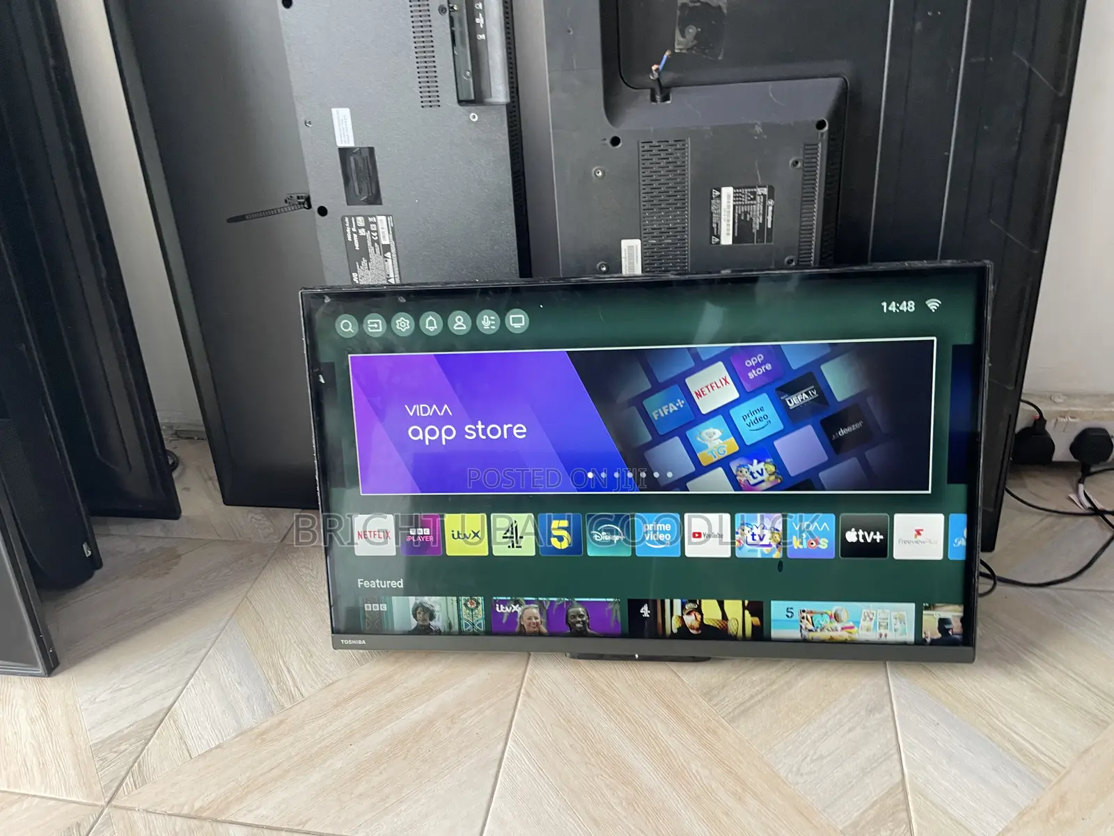 Toshiba 32 Inches Frameless Tv Smart Bluetooth Mirror Cast