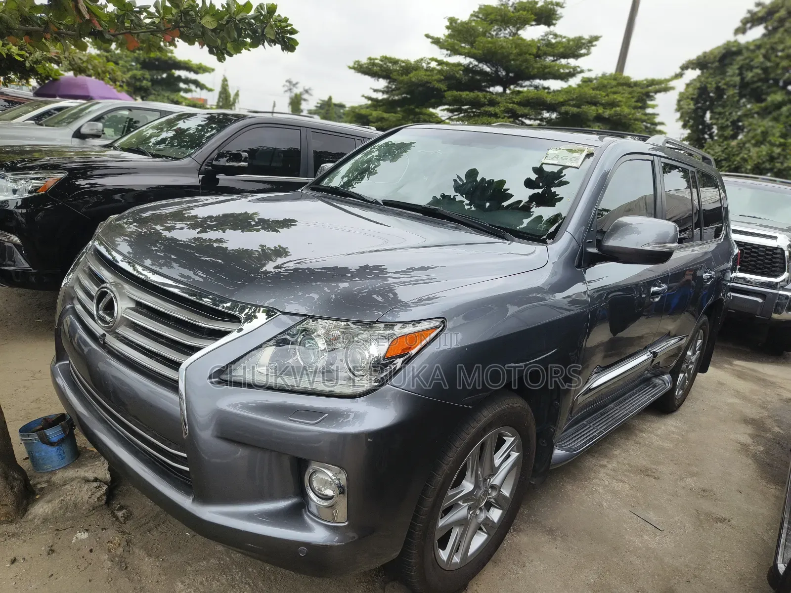 Lexus LX 570 AWD 2015 Gray