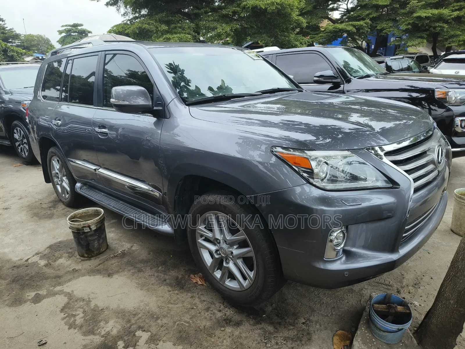 Lexus LX 570 AWD 2015 Gray
