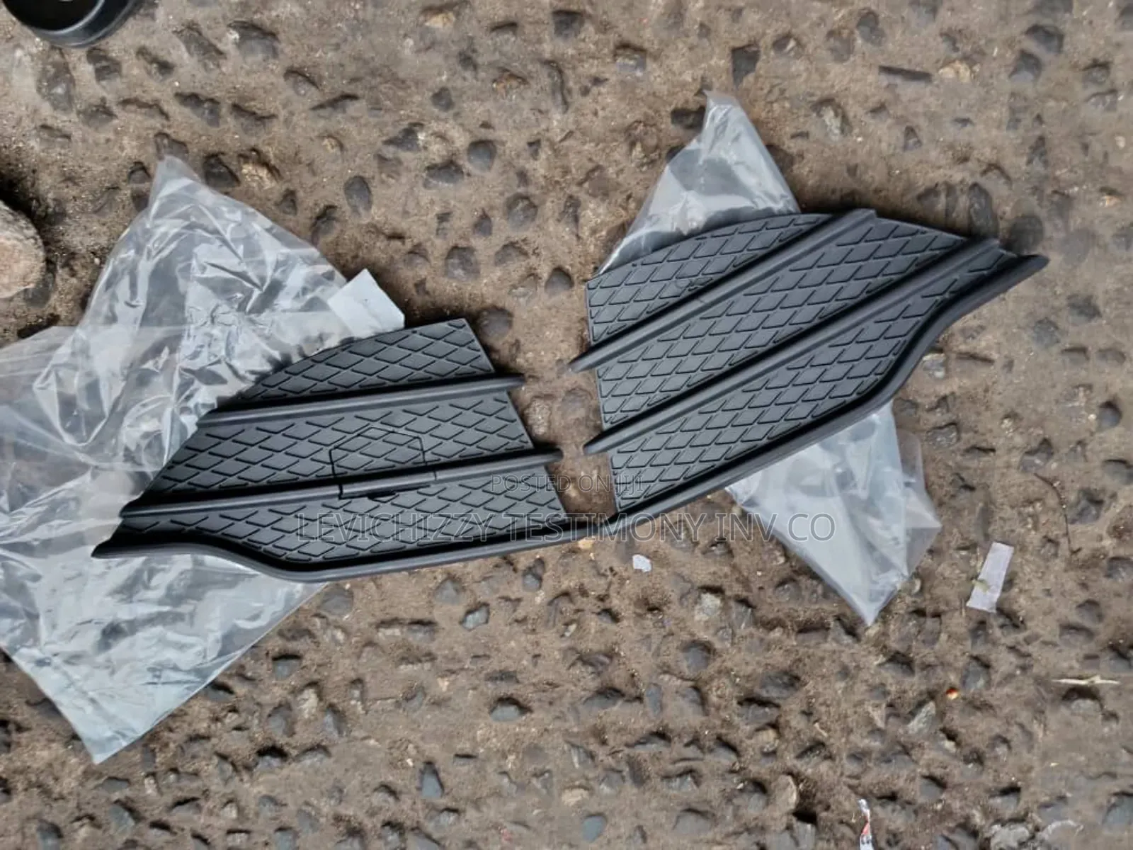 2013,2014,2015 Ford Escape Fog Lamp Cover