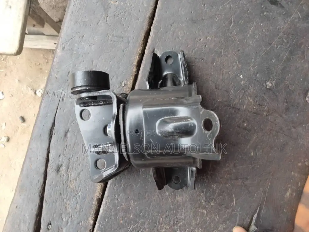 Engine Mounting for Hyundai Santa Fe Chevrolet Camaro Jeep