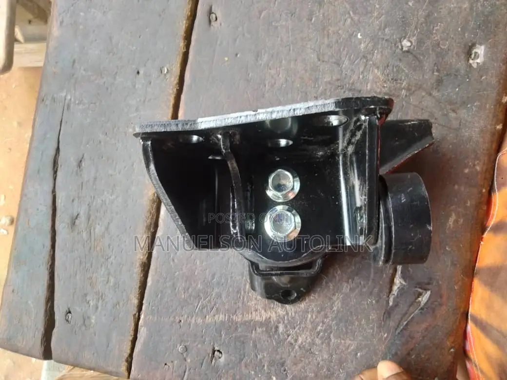 Engine Mounting for Hyundai Santa Fe Chevrolet Camaro Jeep