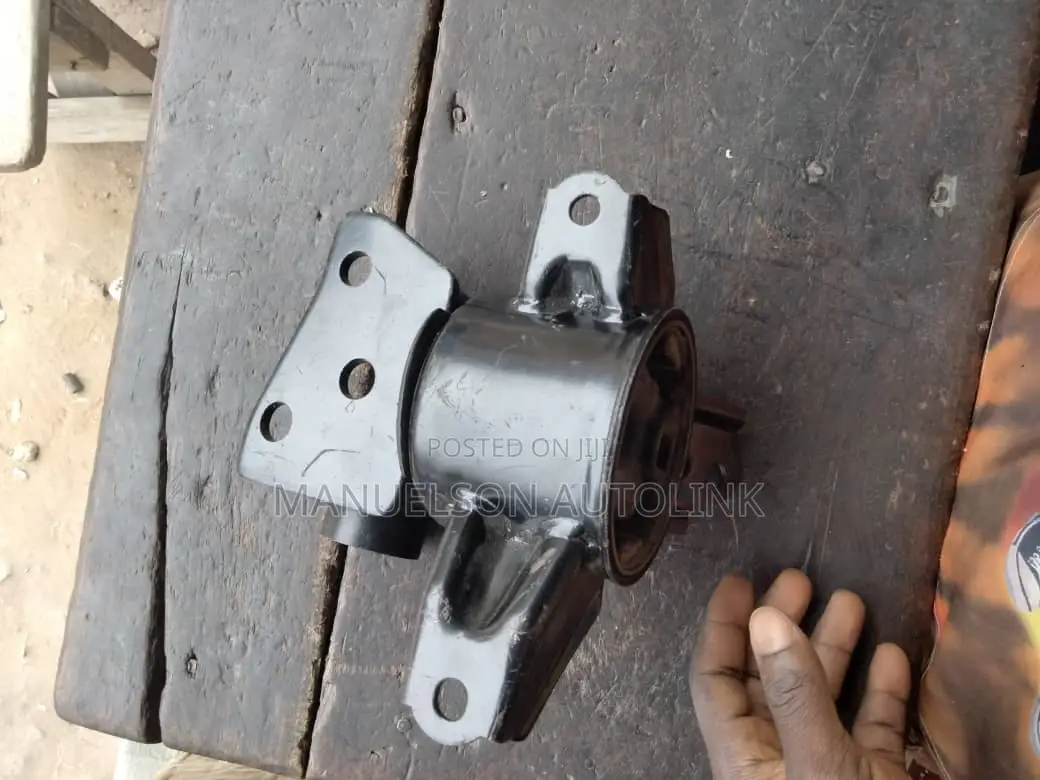Engine Mounting for Hyundai Santa Fe Chevrolet Camaro Jeep