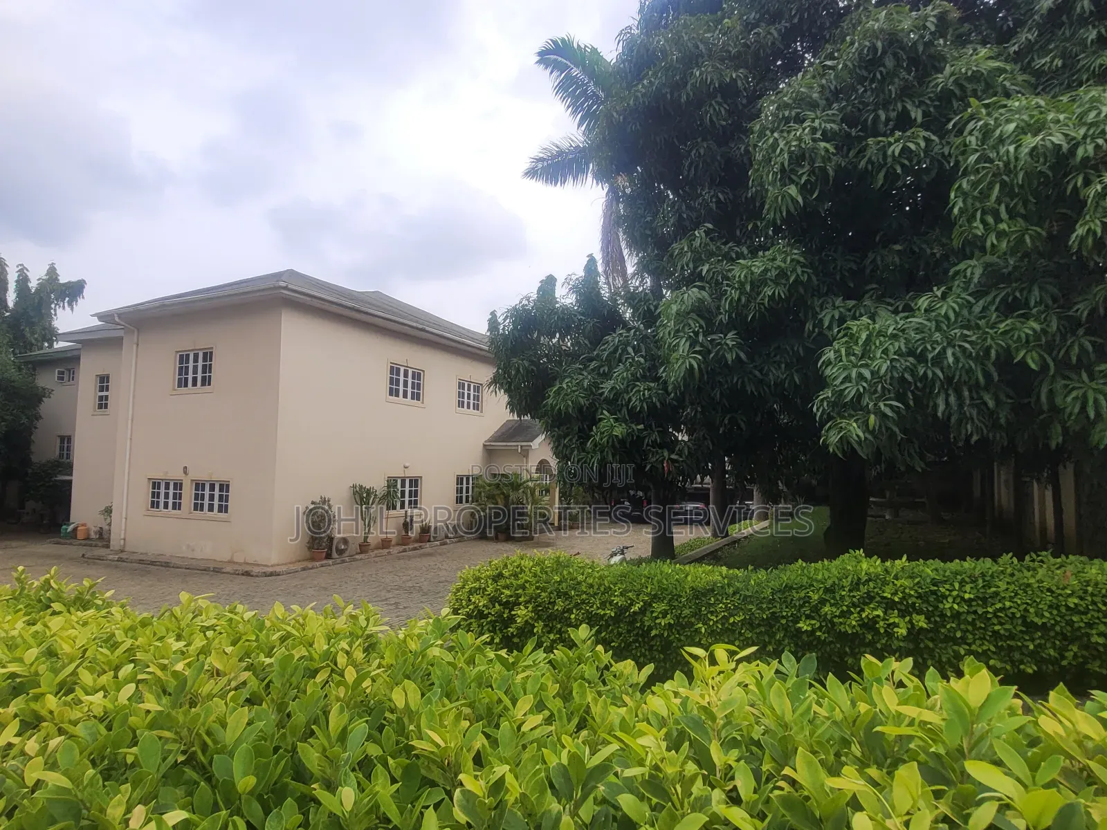 7bdrm Duplex in Maitama for sale