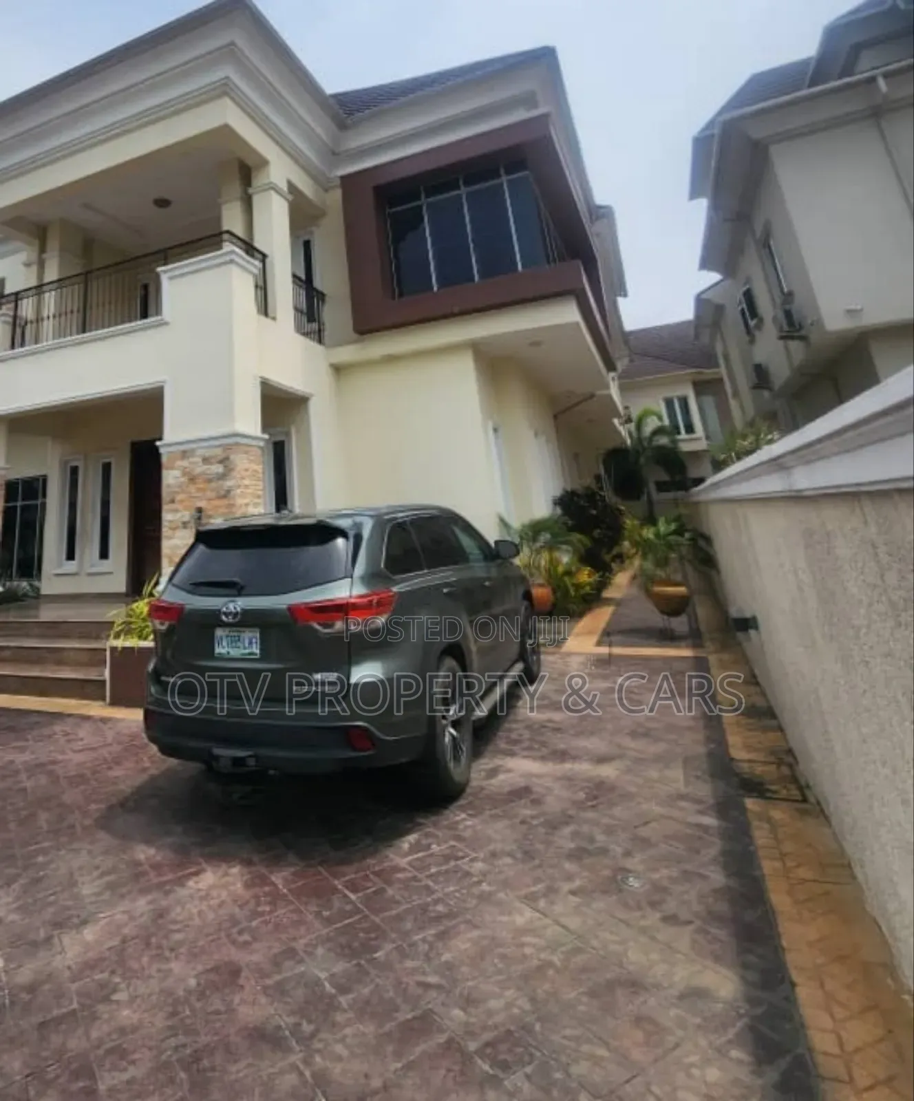 Furnished 6bdrm House in Lekki for sale