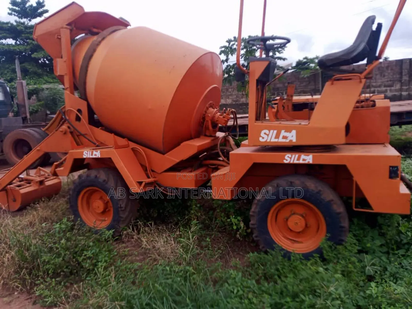2.5 CBM Silla (Made in Italy) Self Loading Concrete Mixer