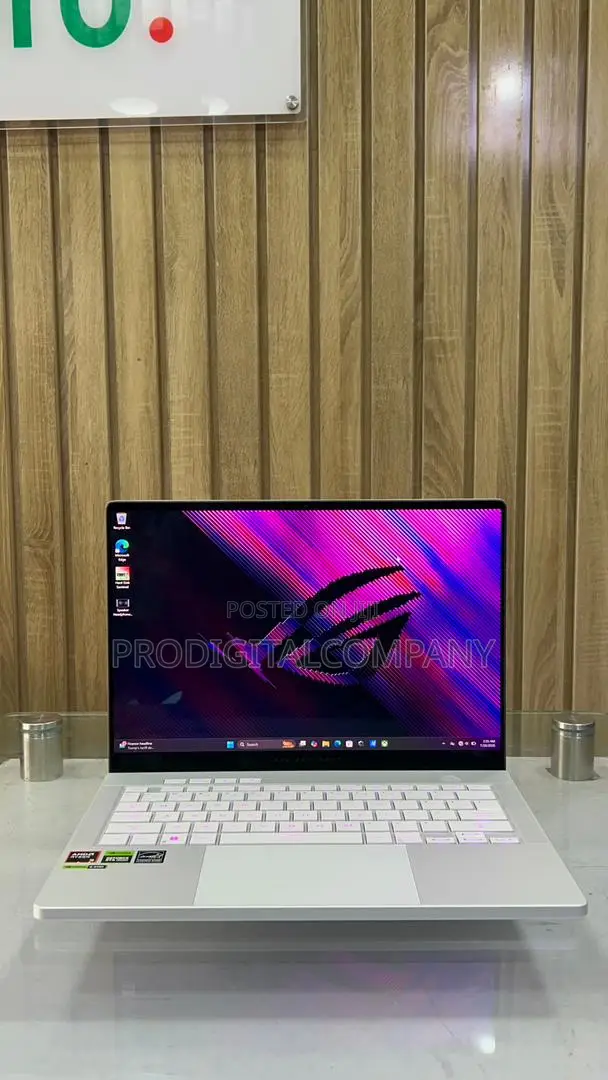 Laptop Asus ROG Zephyrus G14 16GB AMD Ryzen 9 SSD 1T