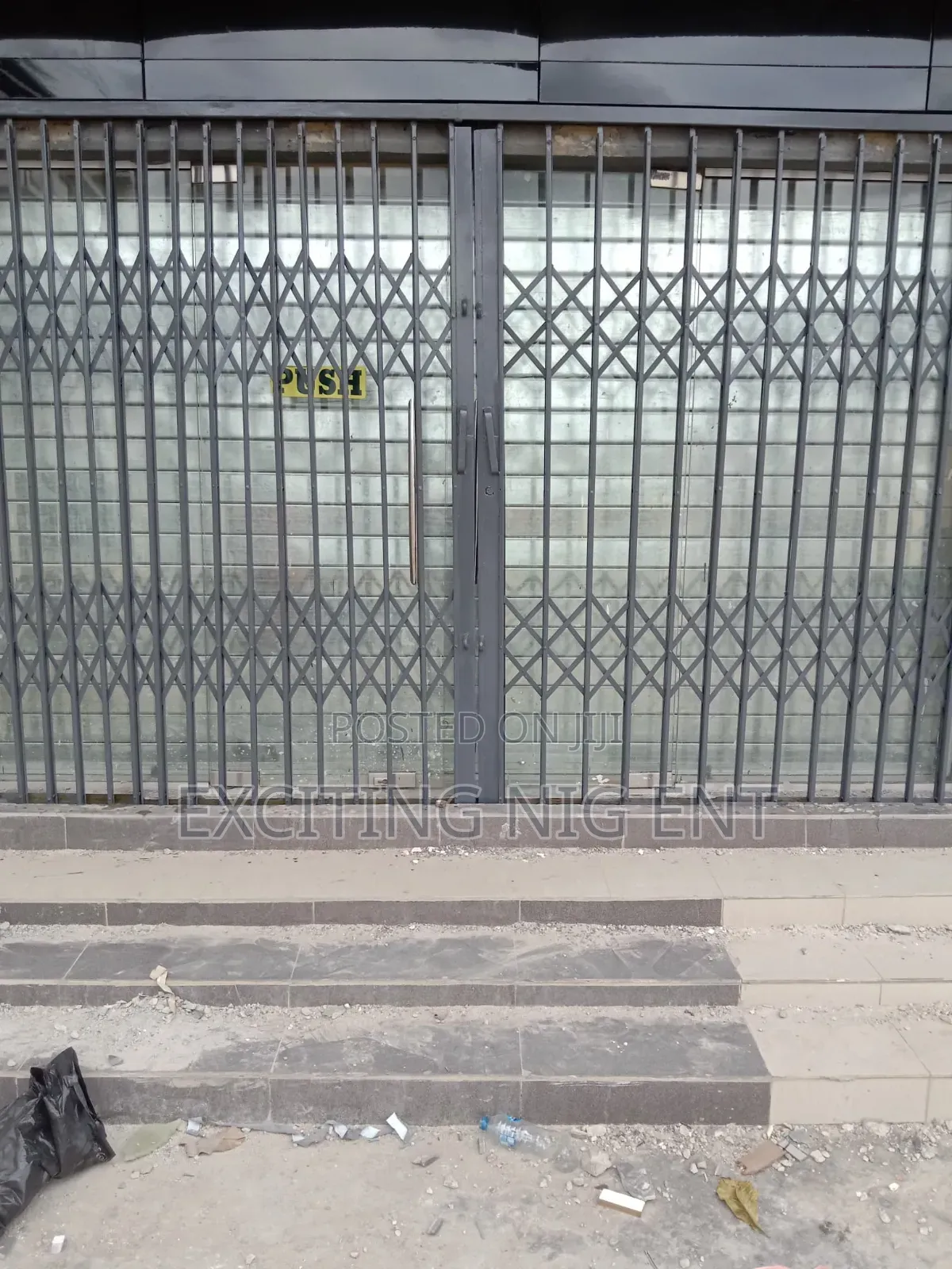 Collapsible Gate Entrance